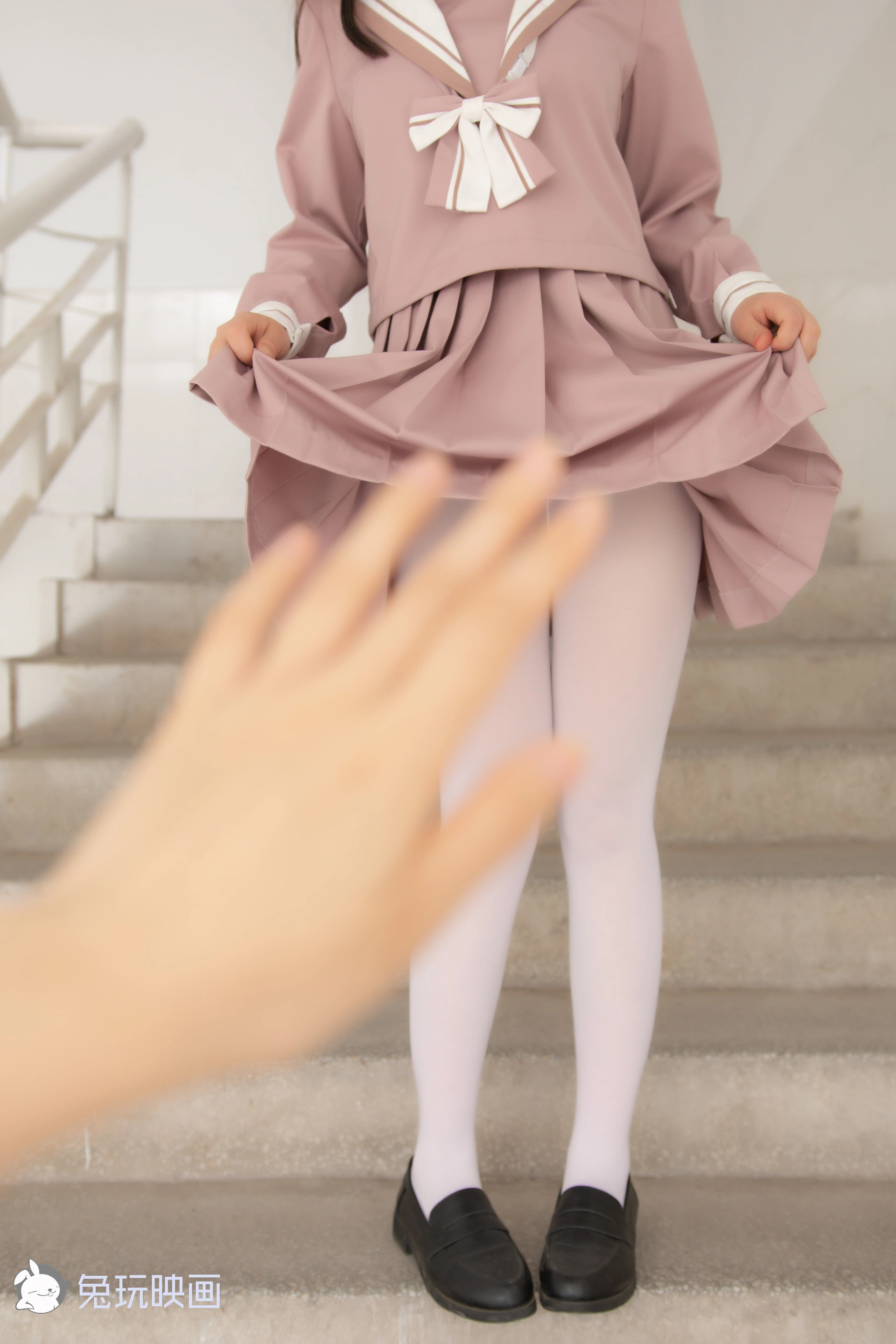 C05.003 粉色JK小姐姐 [49P-304MB]