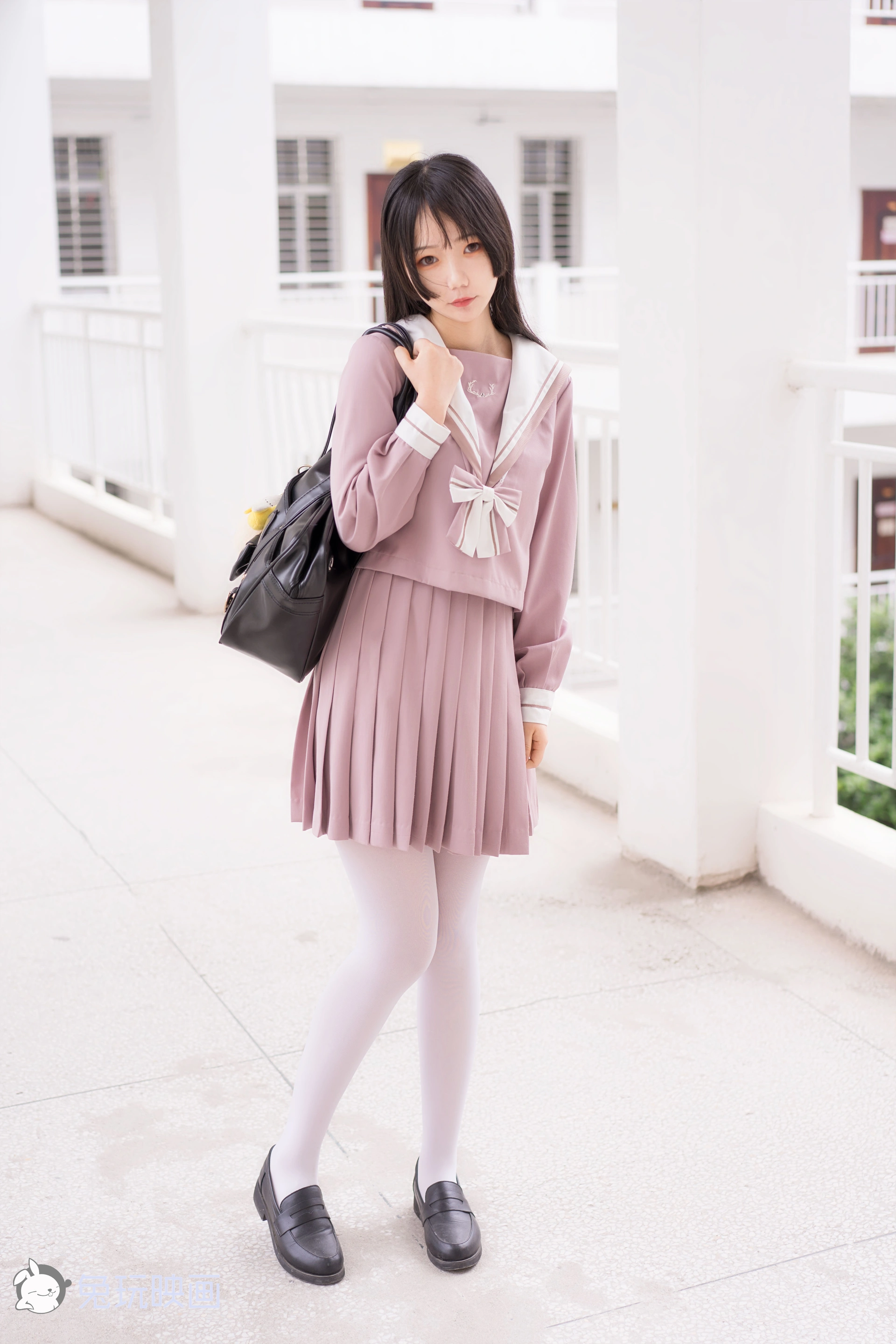 C05.003 粉色JK小姐姐 [49P-304MB]