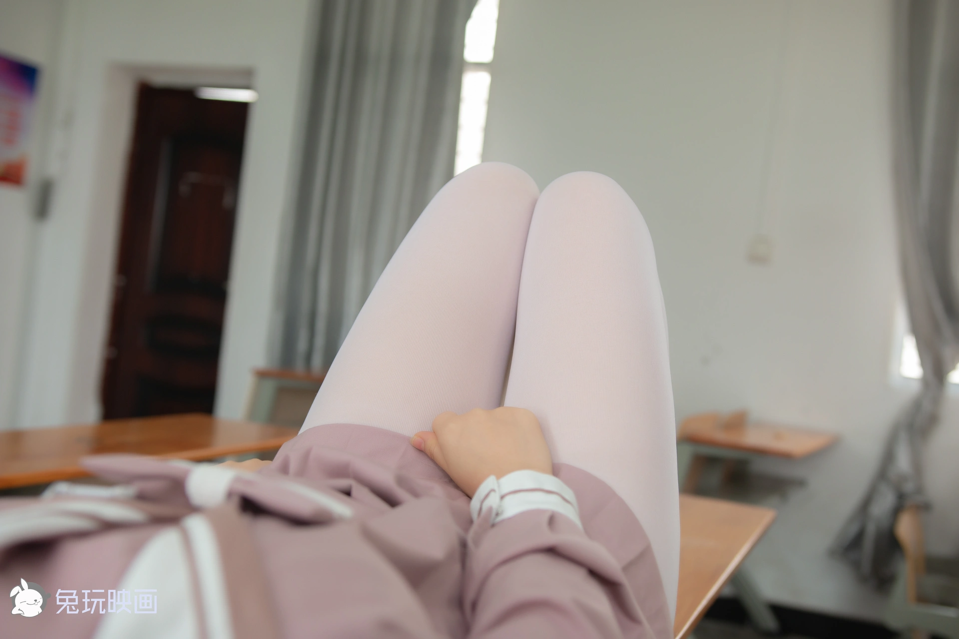 C05.003 粉色JK小姐姐 [49P-304MB]