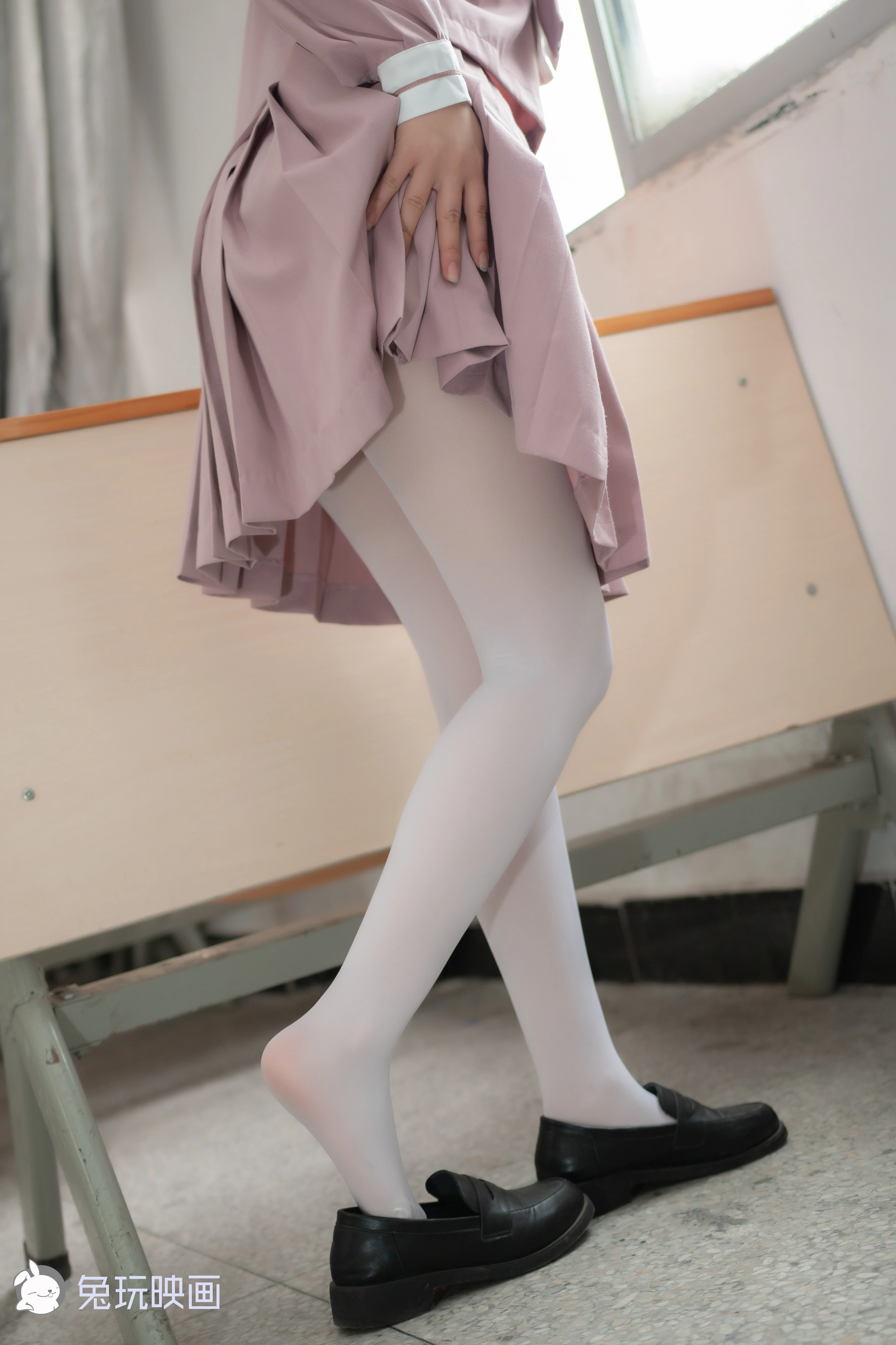 C05.003 粉色JK小姐姐 [49P-304MB]