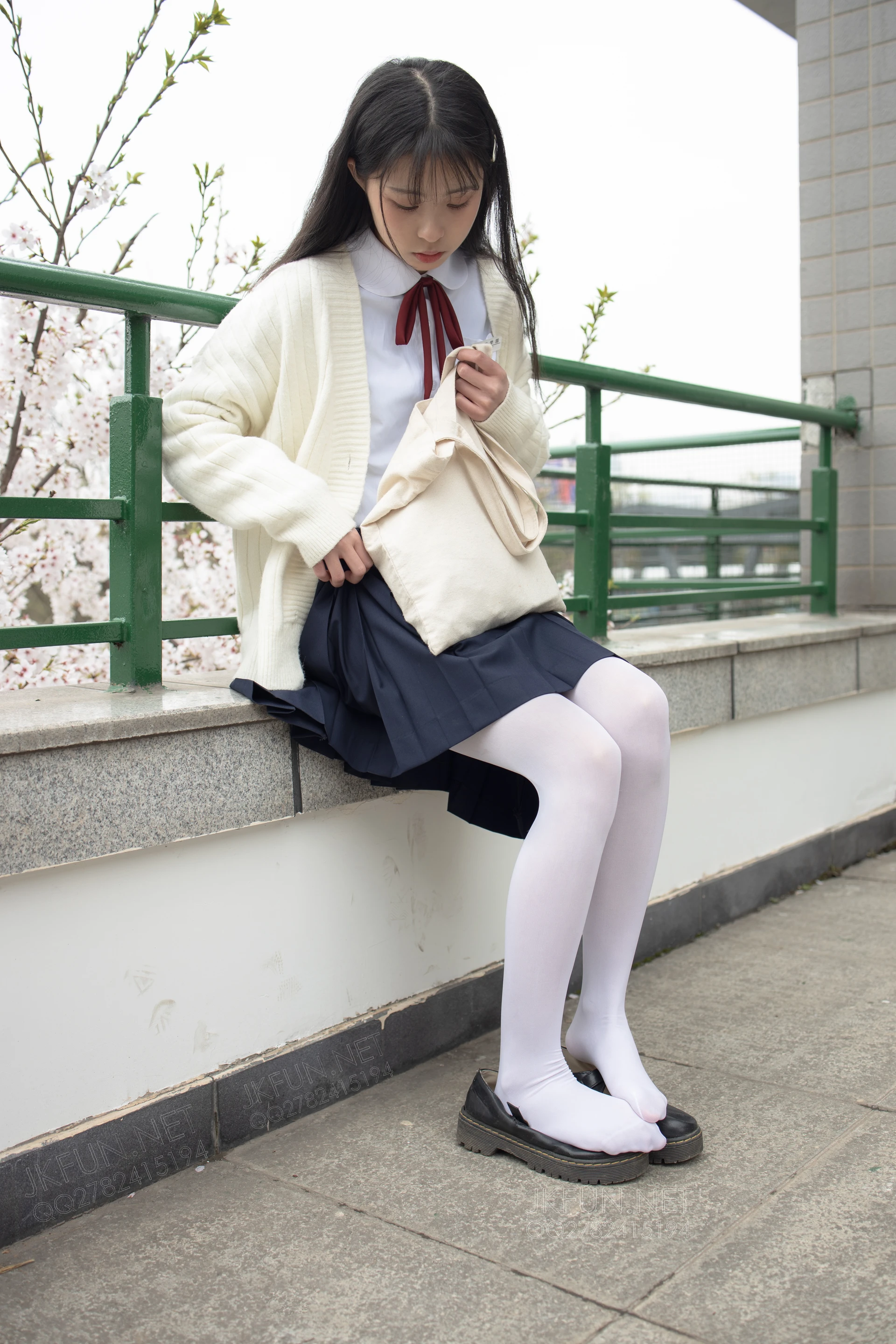 JKFUN-001 [104P1V-2.21G]JKFUN, 制服, 可爱, 学生装, 森萝财团, 白丝, 美腿