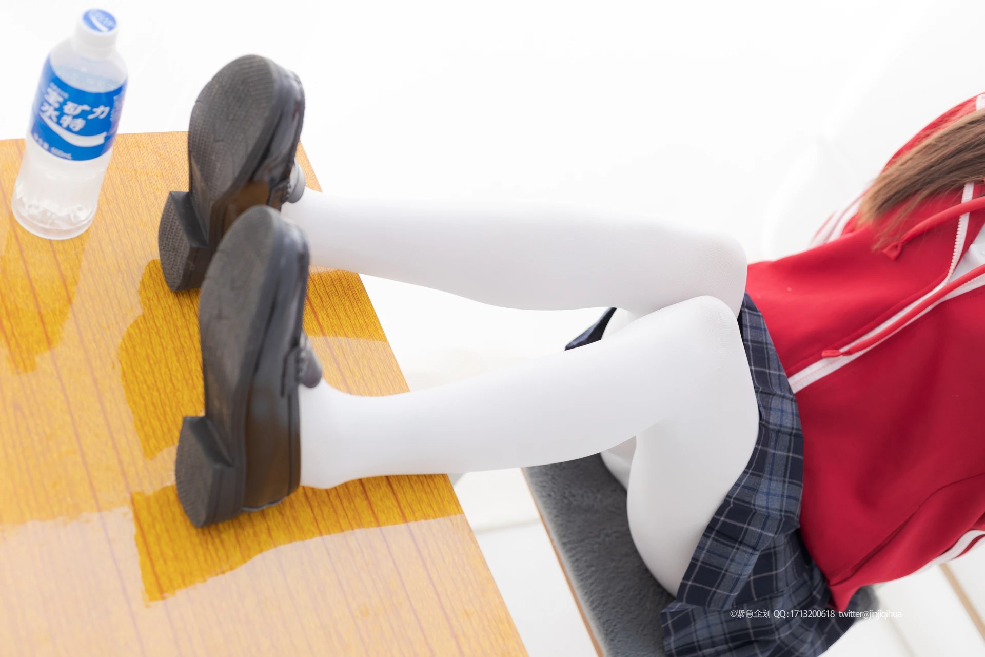 紧急企划 VOL.008 [108P1V-1.77G] 一只喵喵梓JK, JK制服, 一只喵喵梓, 制服, 学生装, 白丝, 紧急企划, 美腿, 美足