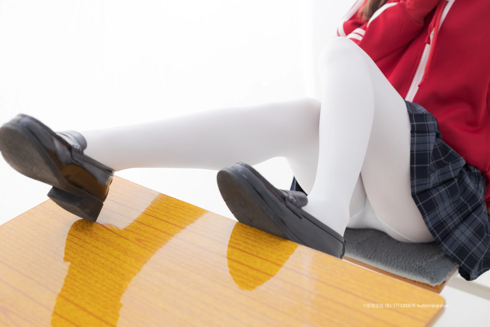 紧急企划 VOL.008 [108P1V-1.77G] 一只喵喵梓JK, JK制服, 一只喵喵梓, 制服, 学生装, 白丝, 紧急企划, 美腿, 美足