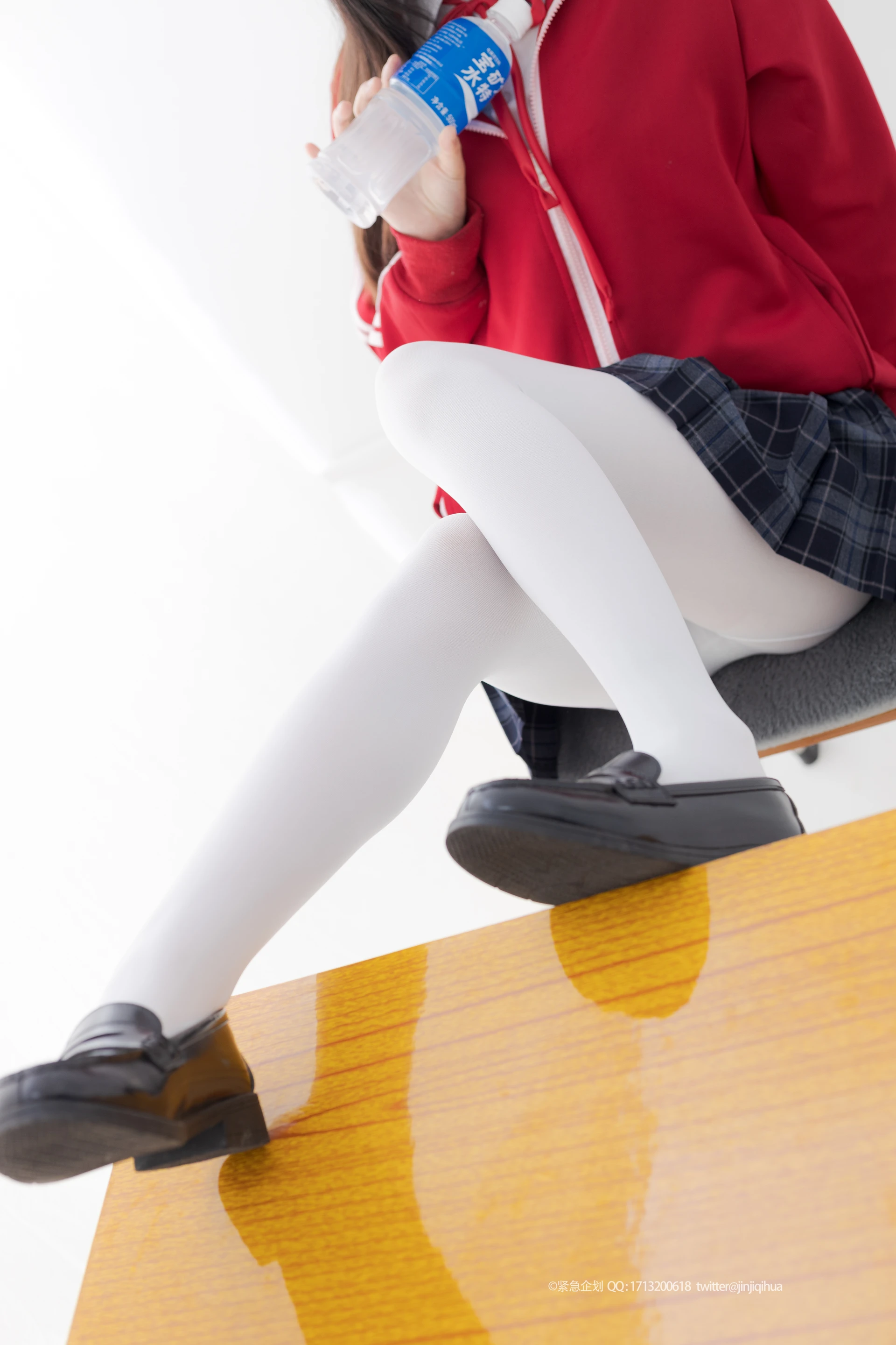 紧急企划 VOL.008 [108P1V-1.77G] 一只喵喵梓JK, JK制服, 一只喵喵梓, 制服, 学生装, 白丝, 紧急企划, 美腿, 美足