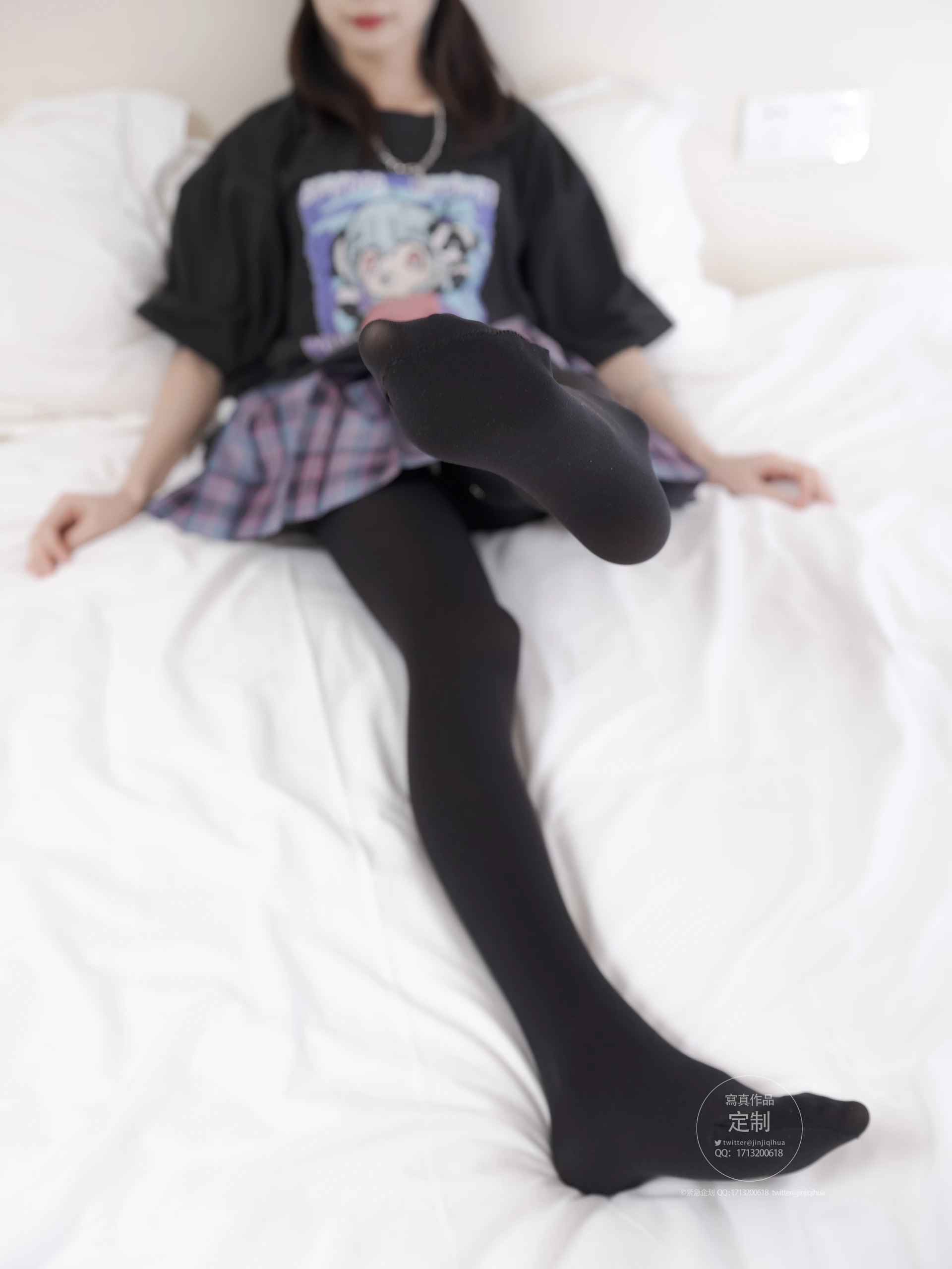 紧急企划 Y-001 [98P1V-3.56G] 黑丝网袜 JK制服 裸足 三倍快乐JK, JK制服, 森萝财团, 紧急企划, 美腿, 美足, 黑丝