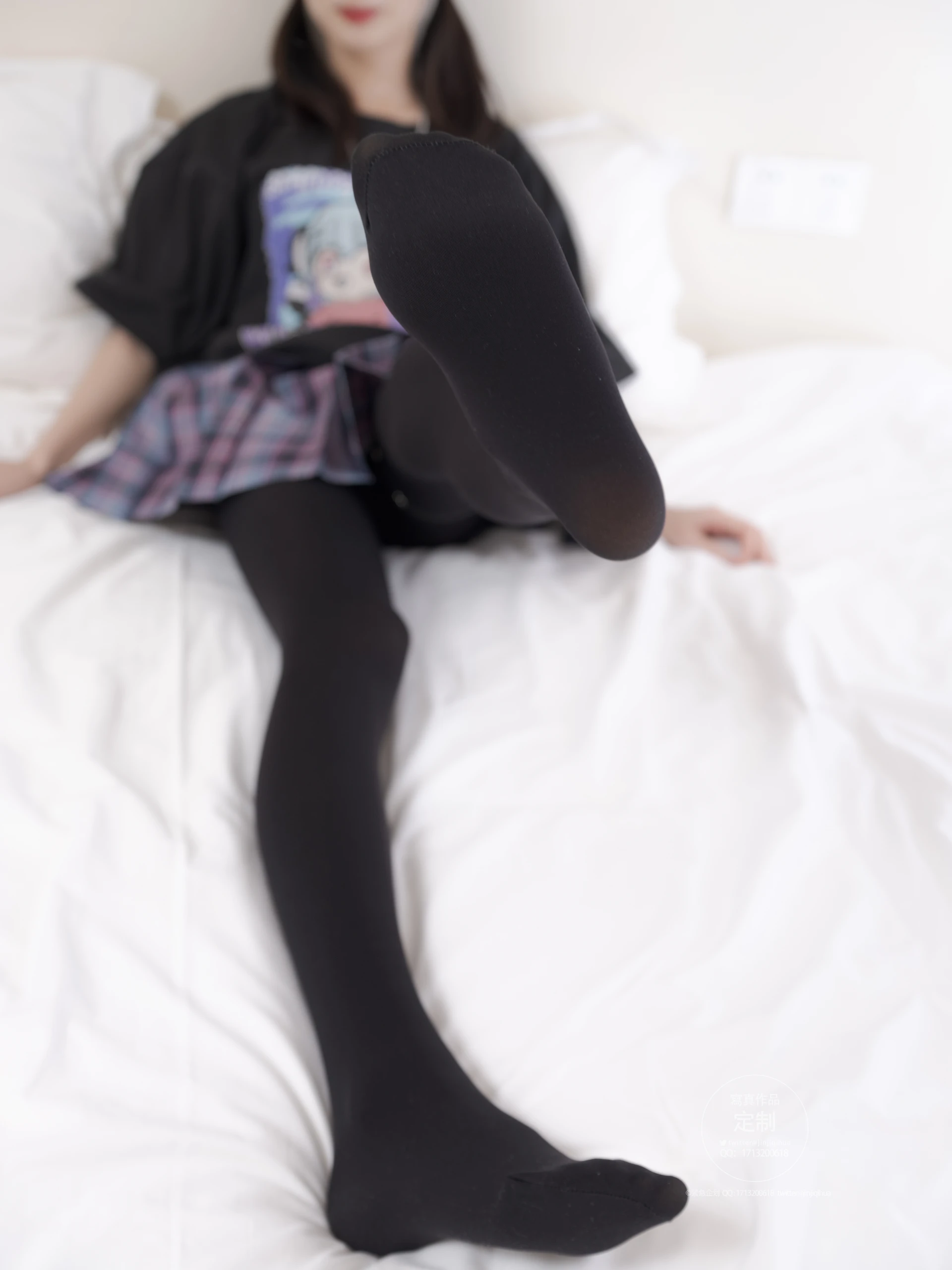 紧急企划 Y-001 [98P1V-3.56G] 黑丝网袜 JK制服 裸足 三倍快乐JK, JK制服, 森萝财团, 紧急企划, 美腿, 美足, 黑丝