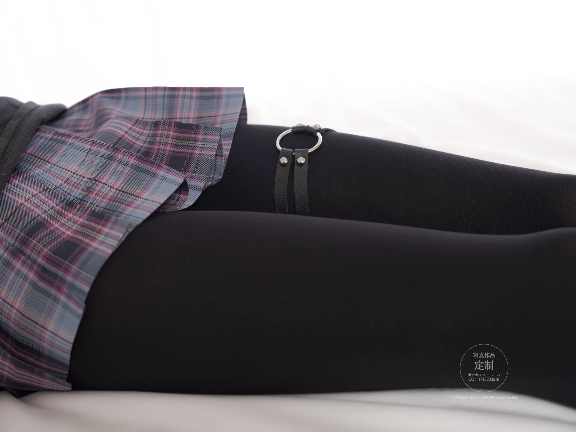 紧急企划 Y-001 [98P1V-3.56G] 黑丝网袜 JK制服 裸足 三倍快乐JK, JK制服, 森萝财团, 紧急企划, 美腿, 美足, 黑丝