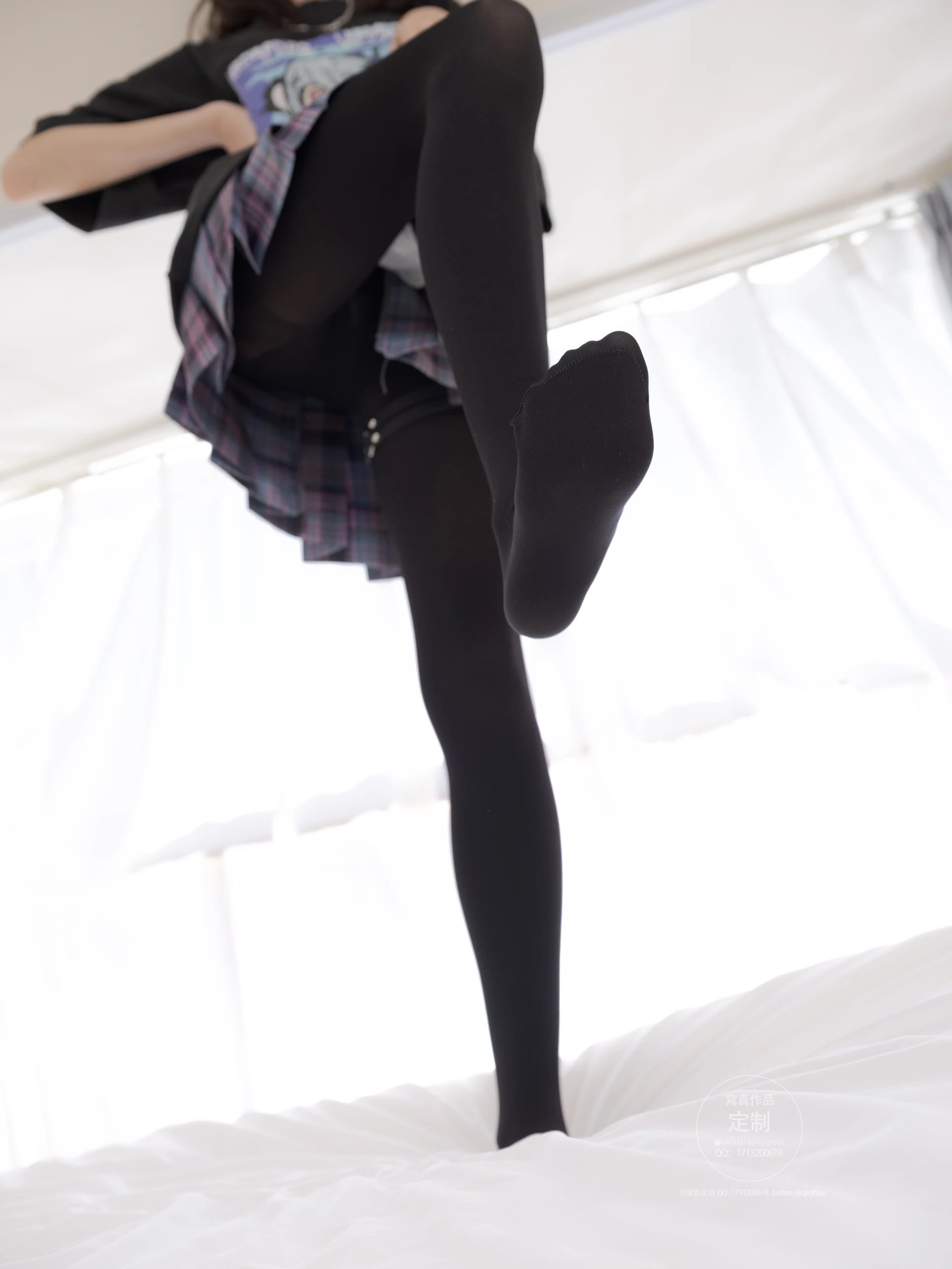 紧急企划 Y-001 [98P1V-3.56G] 黑丝网袜 JK制服 裸足 三倍快乐JK, JK制服, 森萝财团, 紧急企划, 美腿, 美足, 黑丝