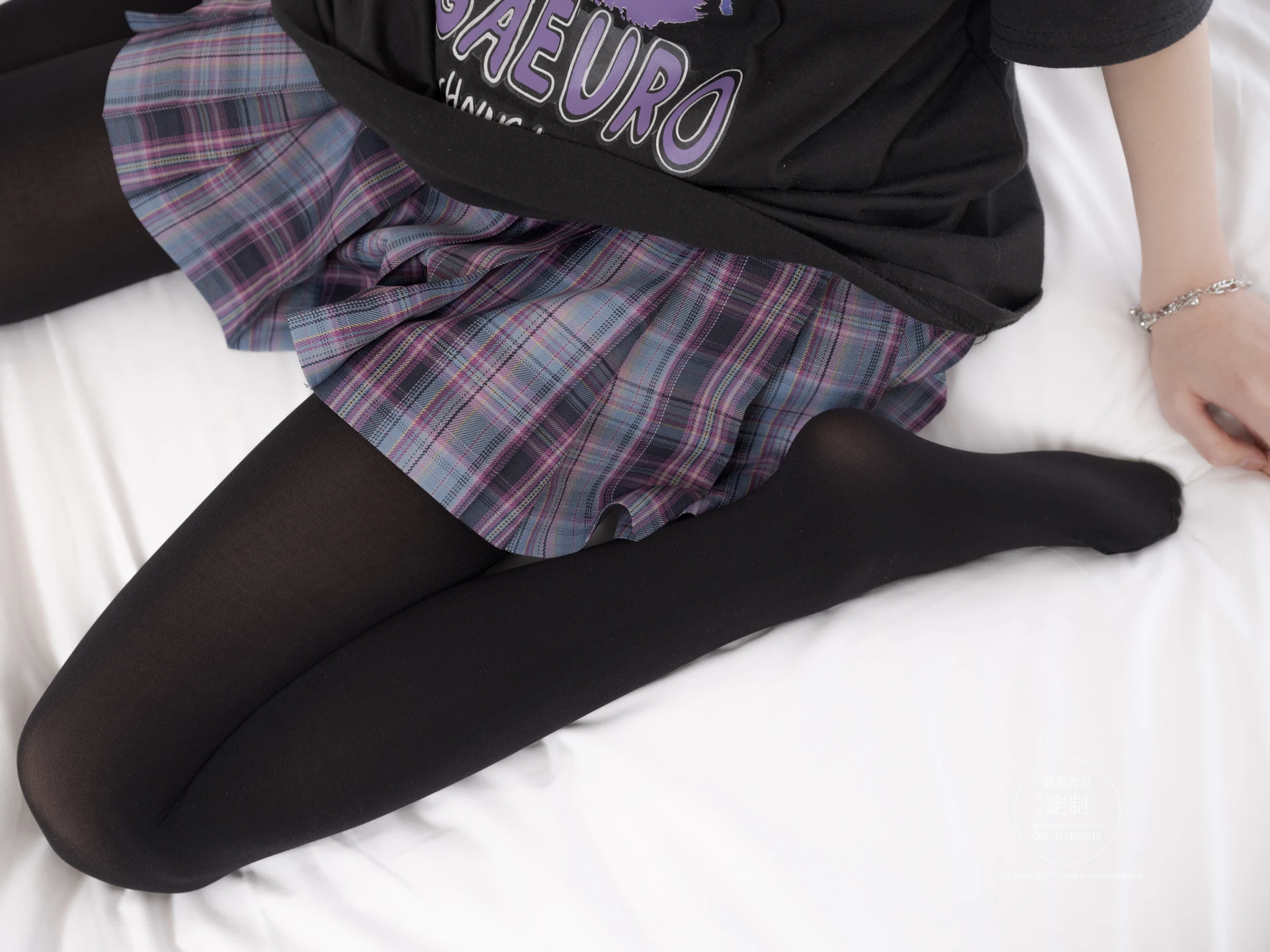 紧急企划 Y-001 [98P1V-3.56G] 黑丝网袜 JK制服 裸足 三倍快乐JK, JK制服, 森萝财团, 紧急企划, 美腿, 美足, 黑丝