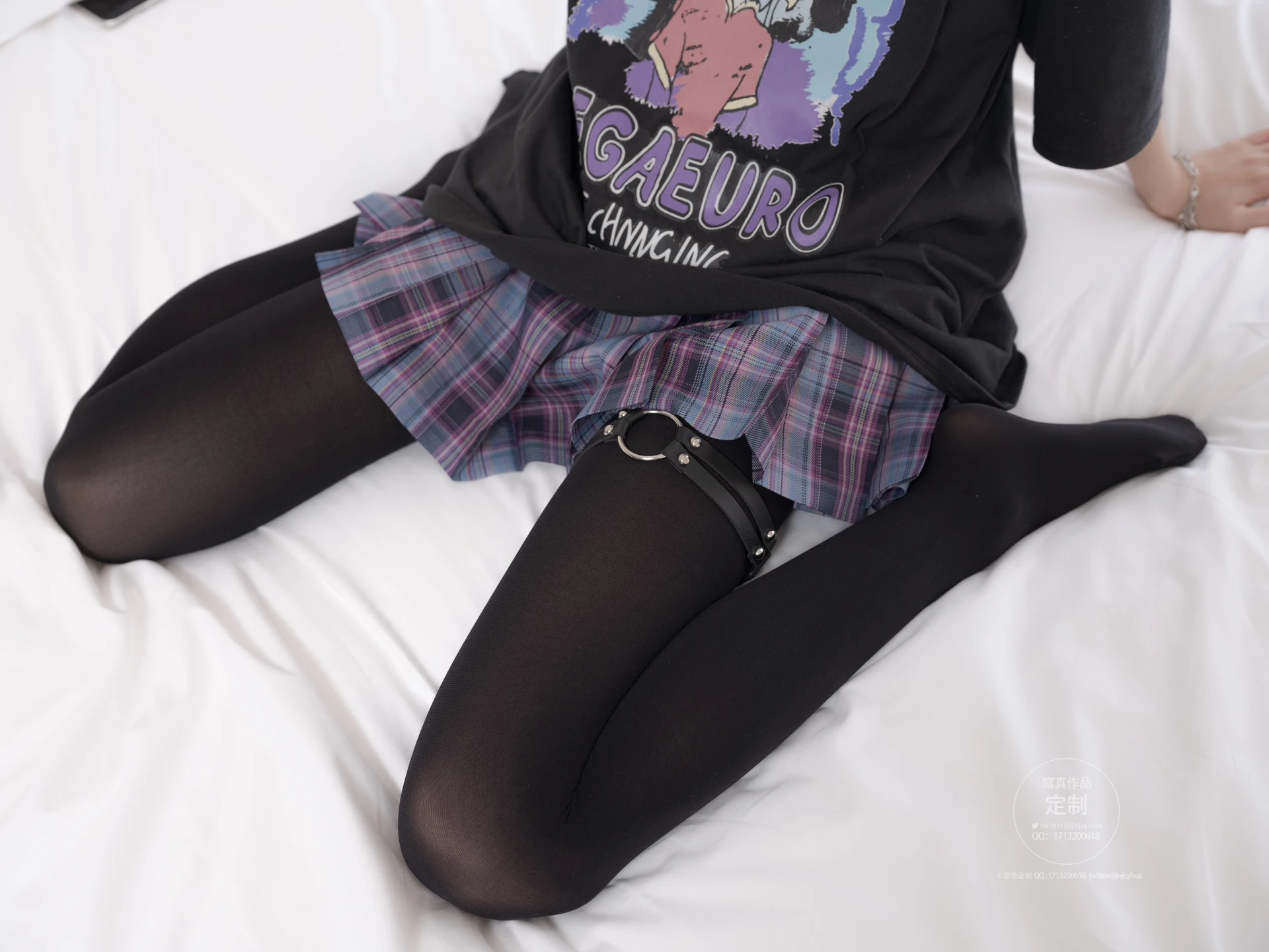 紧急企划 Y-001 [98P1V-3.56G] 黑丝网袜 JK制服 裸足 三倍快乐JK, JK制服, 森萝财团, 紧急企划, 美腿, 美足, 黑丝