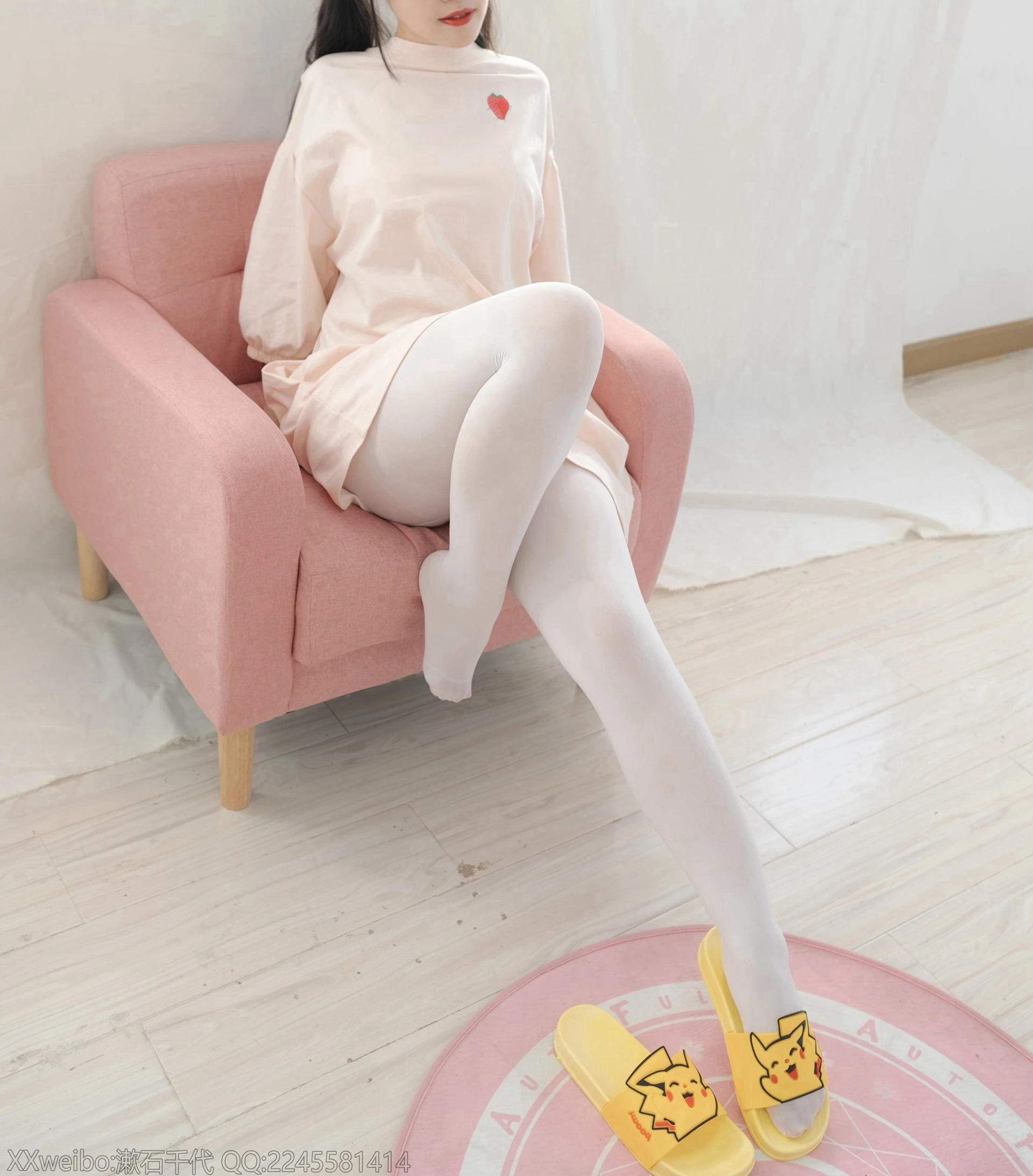 轻兰映画 HANA.004 可爱白丝[74P-364.8MB]可爱, 白丝, 美腿, 美足, 轻兰映画