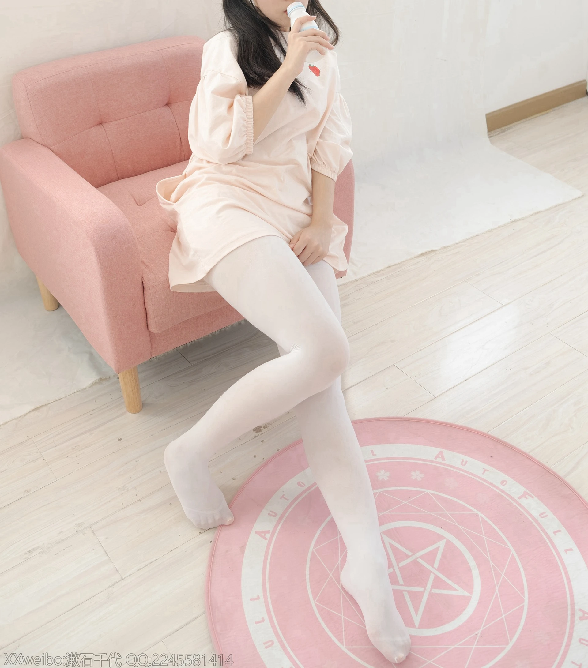 轻兰映画 HANA.004 可爱白丝[74P-364.8MB]可爱, 白丝, 美腿, 美足, 轻兰映画