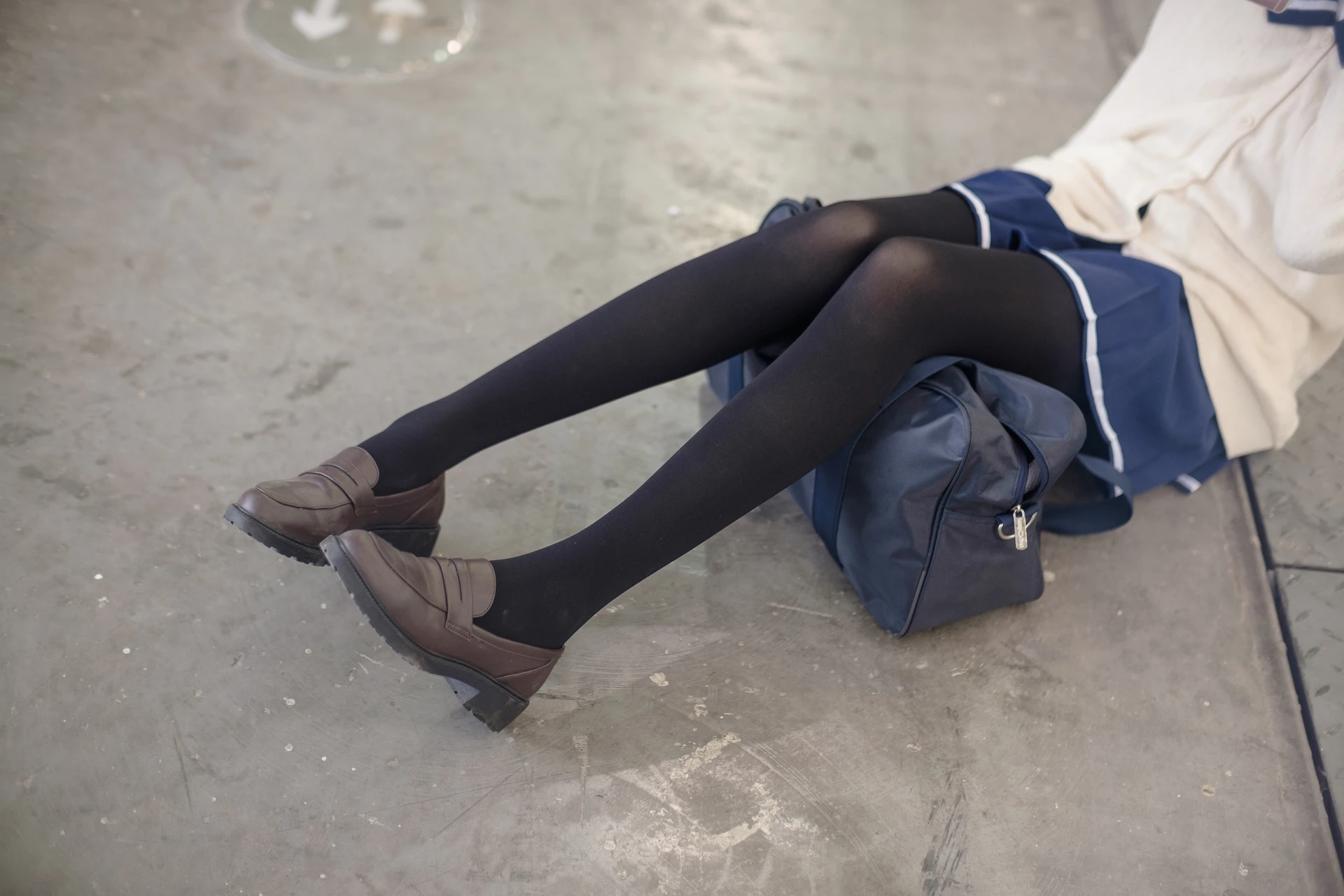 森萝财团 FREE-004 [24P-161M]校服, 森萝财团, 黑丝