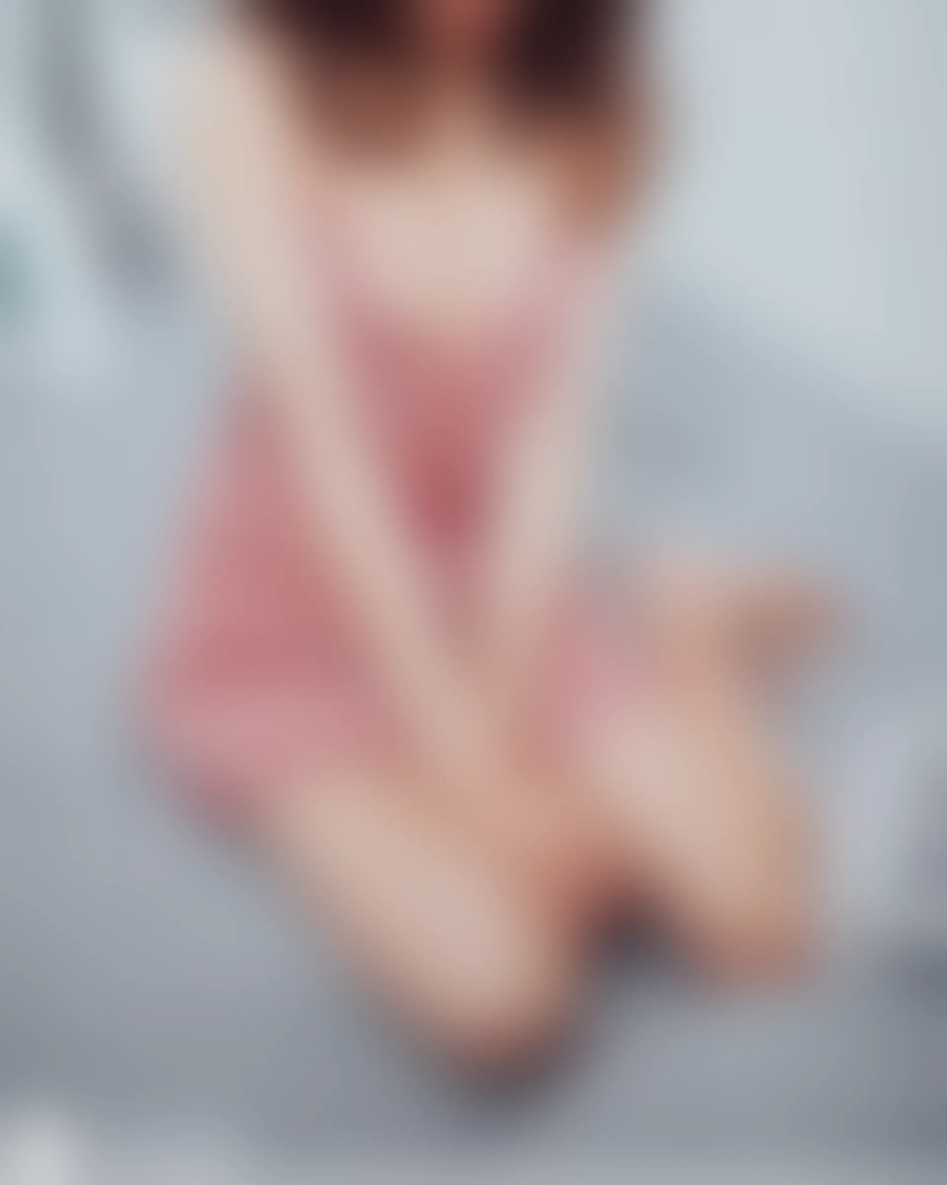 C44.003 粉色吊带睡衣 [34P-251MB]