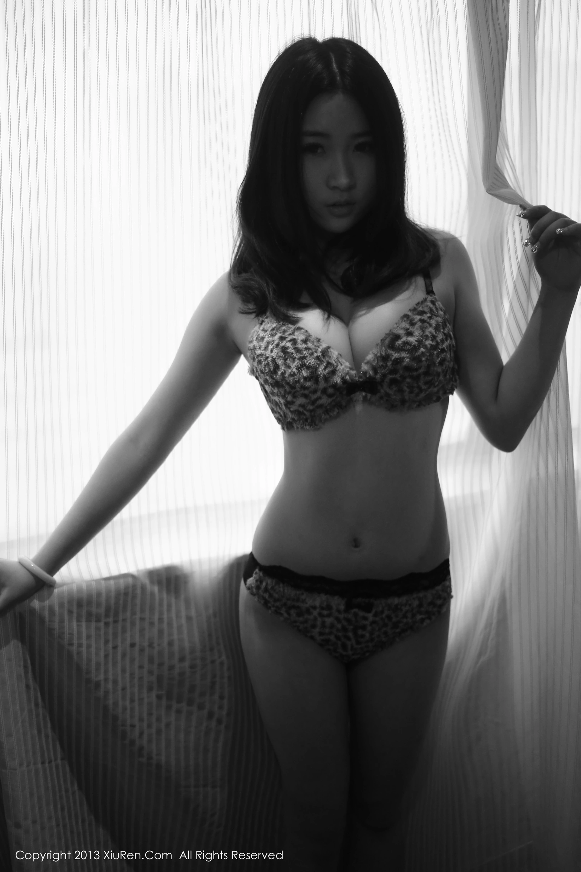 XiuRen秀人网 2013.09.24 No.017 MOON嘉依