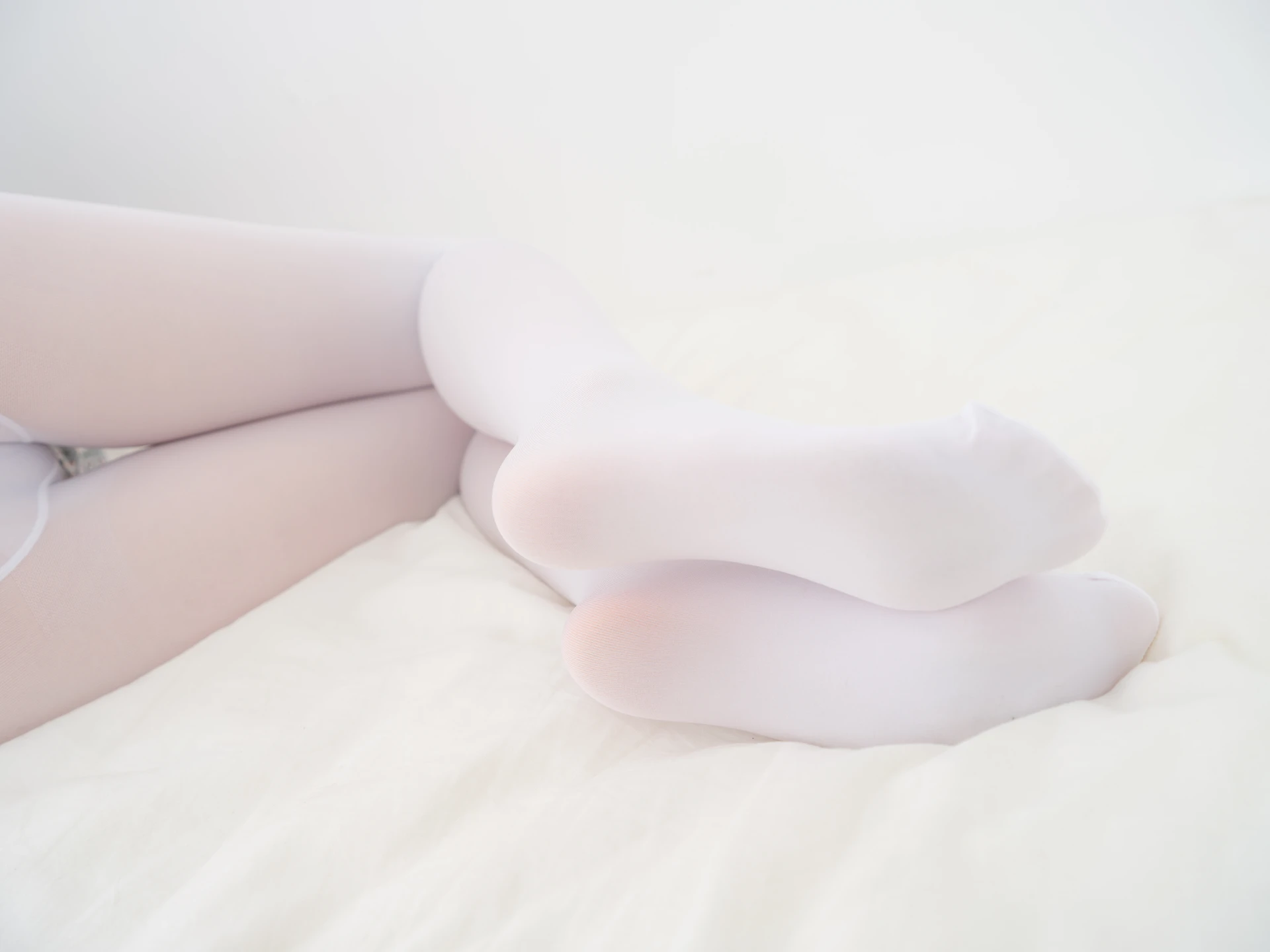 紧急企划 内部-010 小恩 白丝碎花裙 [100P1V-3.71GB]小恩, 森萝财团, 白丝, 碎花裙, 美腿, 美足