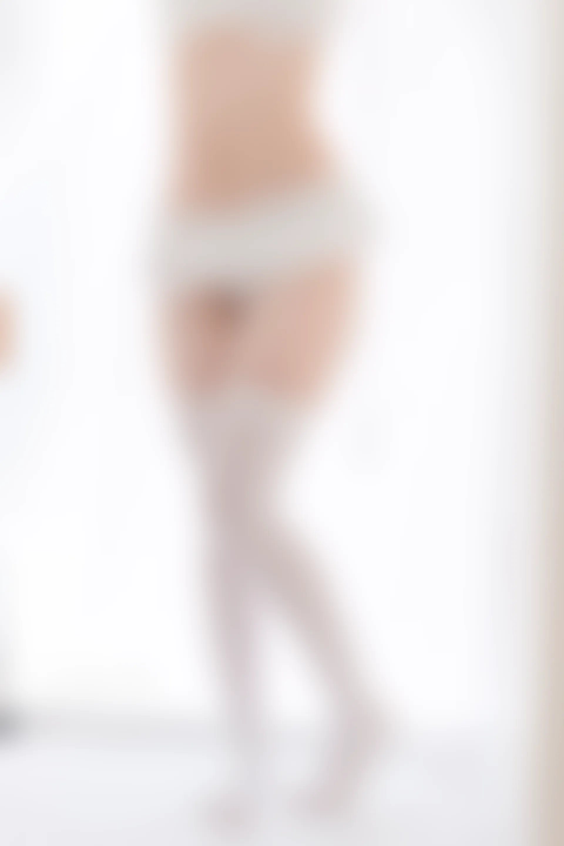 轻兰映画 Grand.009 [93P-307M]白丝, 美腿, 美足, 轻兰映画