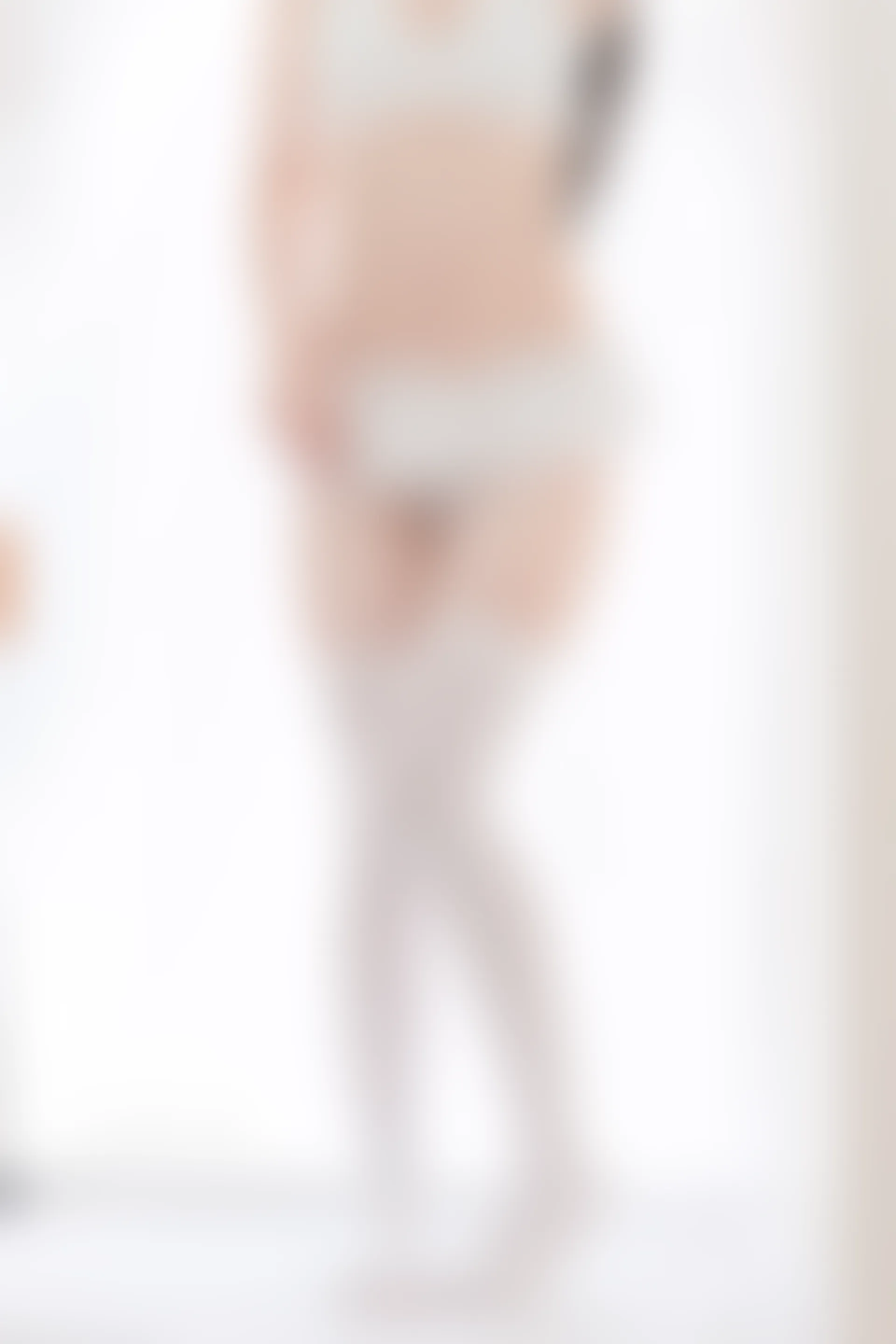 轻兰映画 Grand.009 [93P-307M]白丝, 美腿, 美足, 轻兰映画