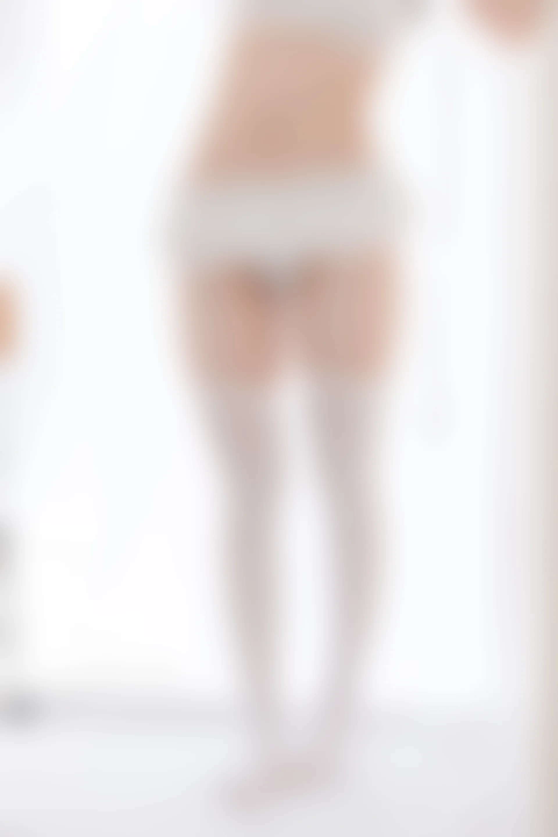 轻兰映画 Grand.009 [93P-307M]白丝, 美腿, 美足, 轻兰映画