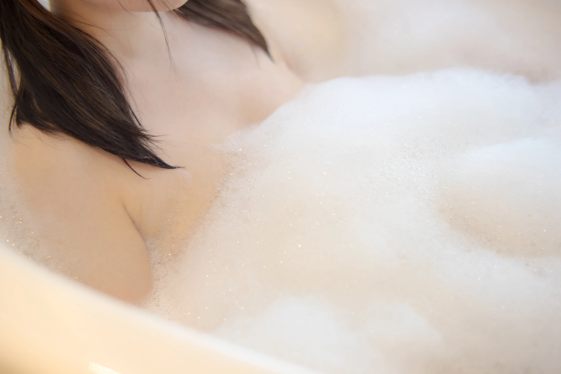 森萝财团 内部 Aika 浴缸 白丝双马尾 [158P1V-4.14GB]