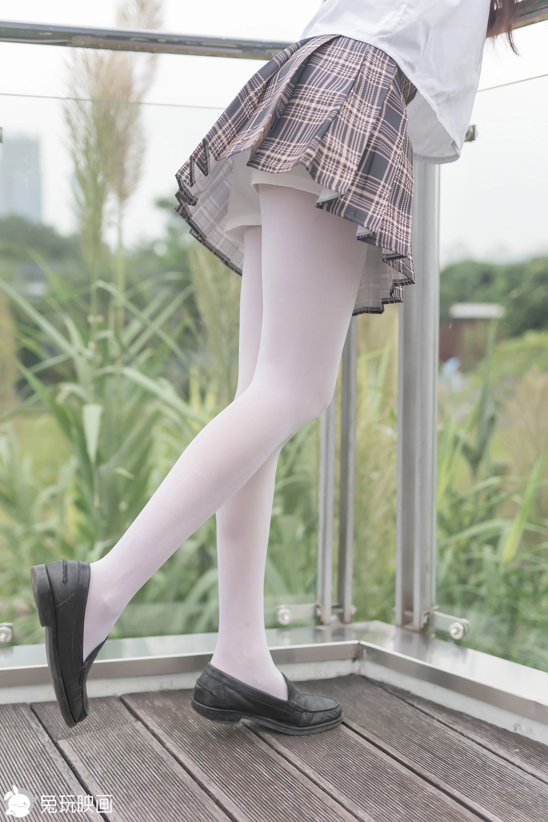 C26.007 芦苇丛里的白丝 [40P-104MB]
