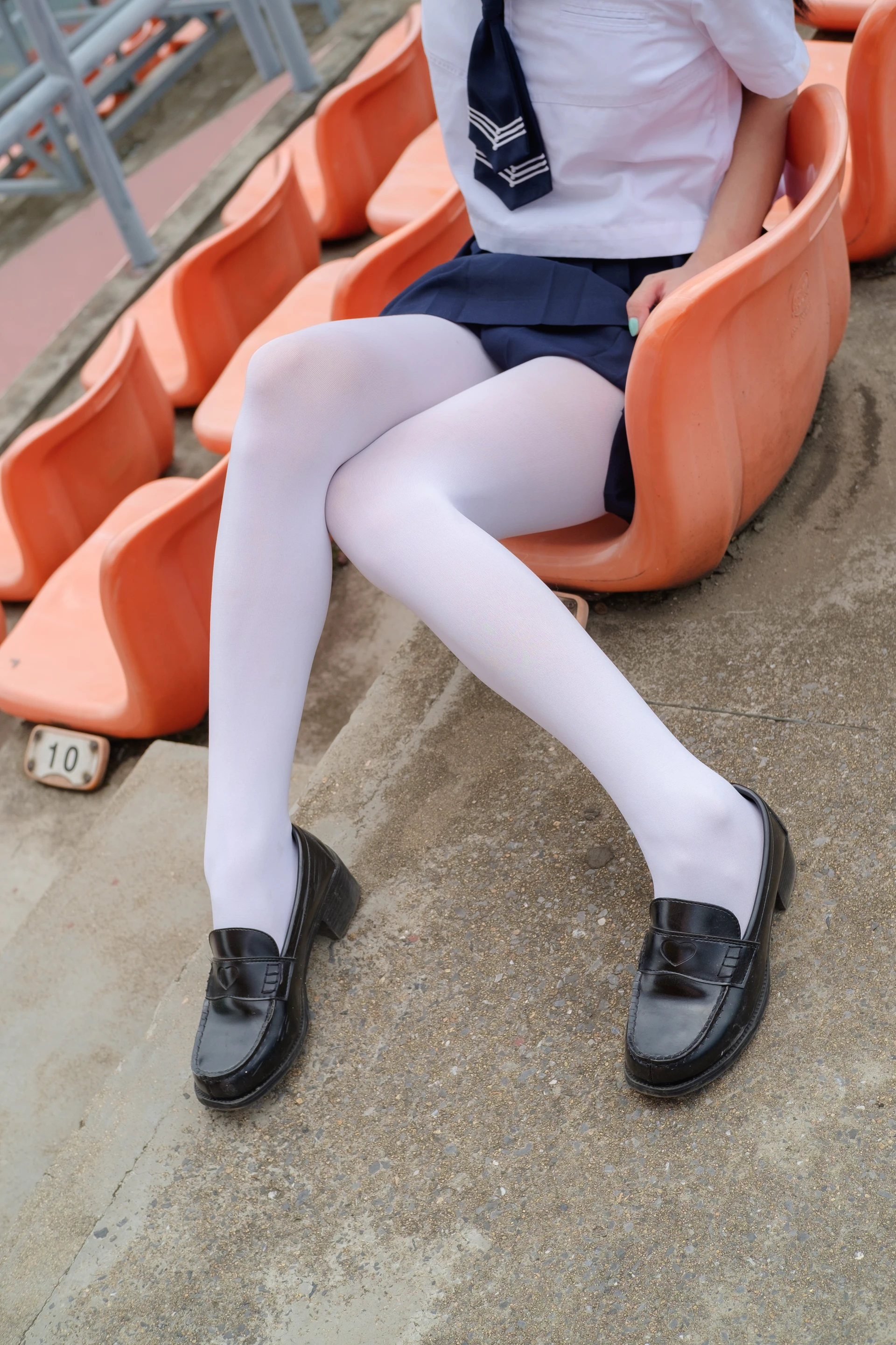 森萝财团 BETA-004 [113P-785M]校服, 水手服, 白丝, 美腿