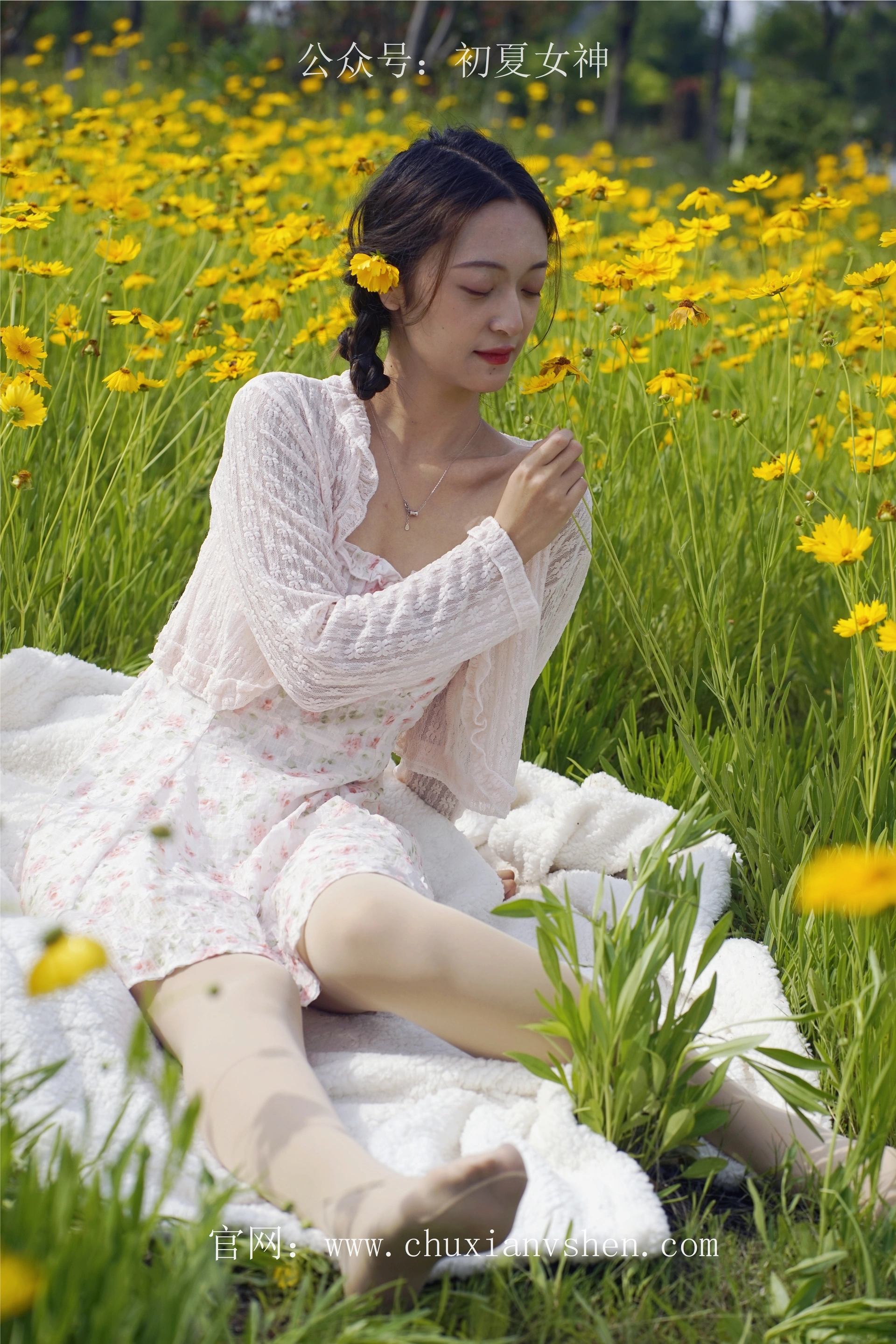 初夏女神 NO.070 依依 邻家女孩-风中少女[122P+1V／4.65GB]