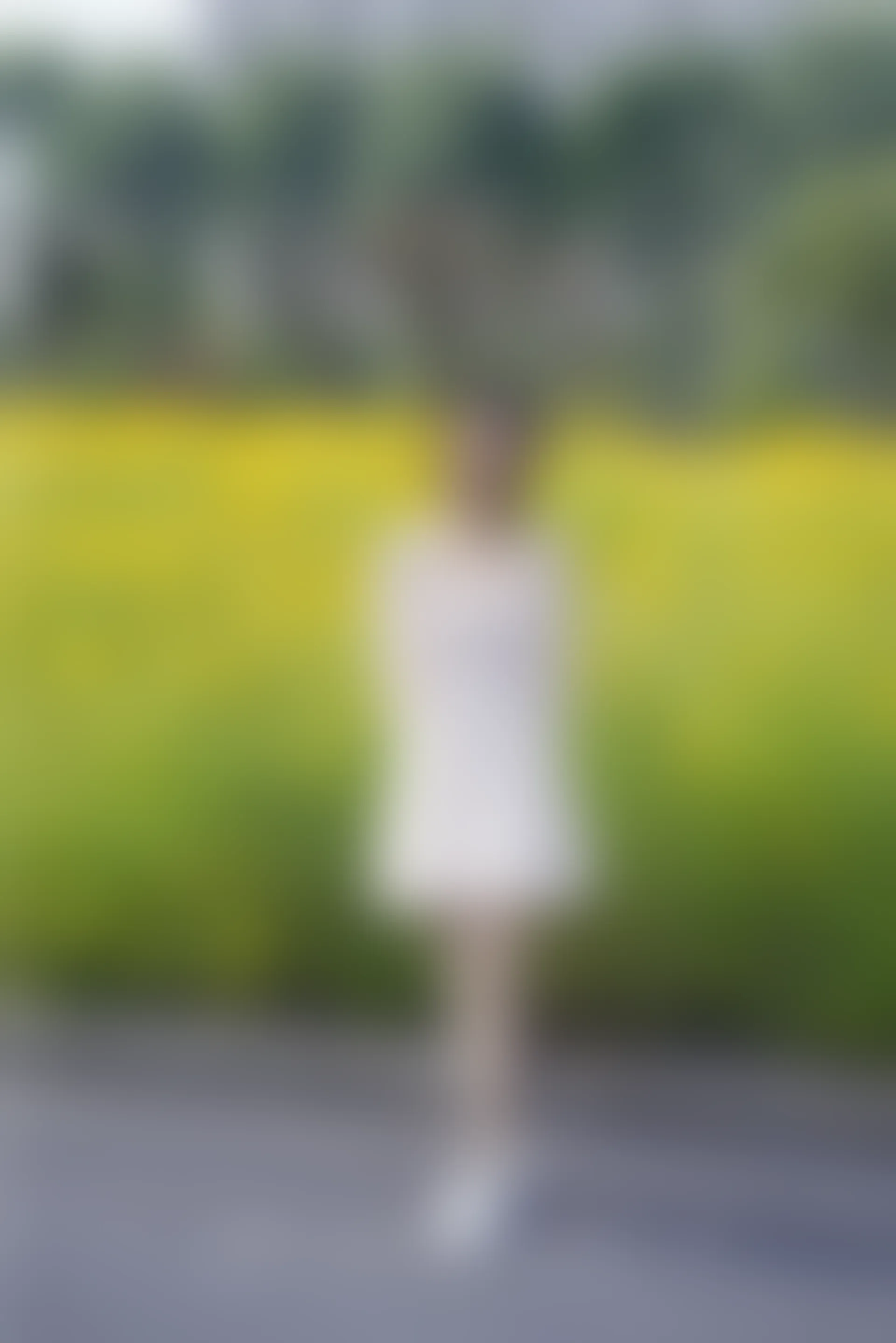 初夏女神 NO.070 依依 邻家女孩-风中少女[122P+1V／4.65GB]