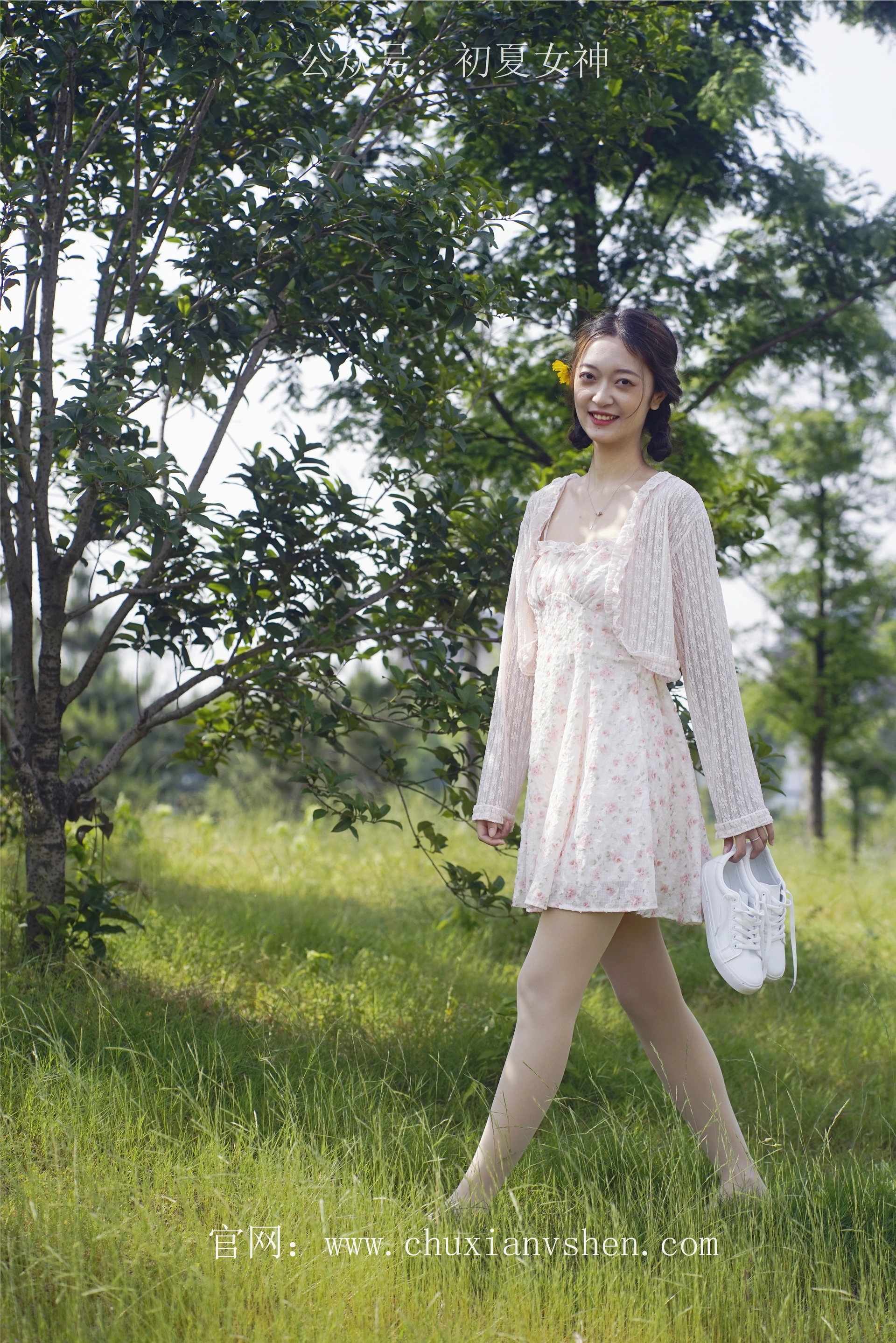 初夏女神 NO.070 依依 邻家女孩-风中少女[122P+1V／4.65GB]
