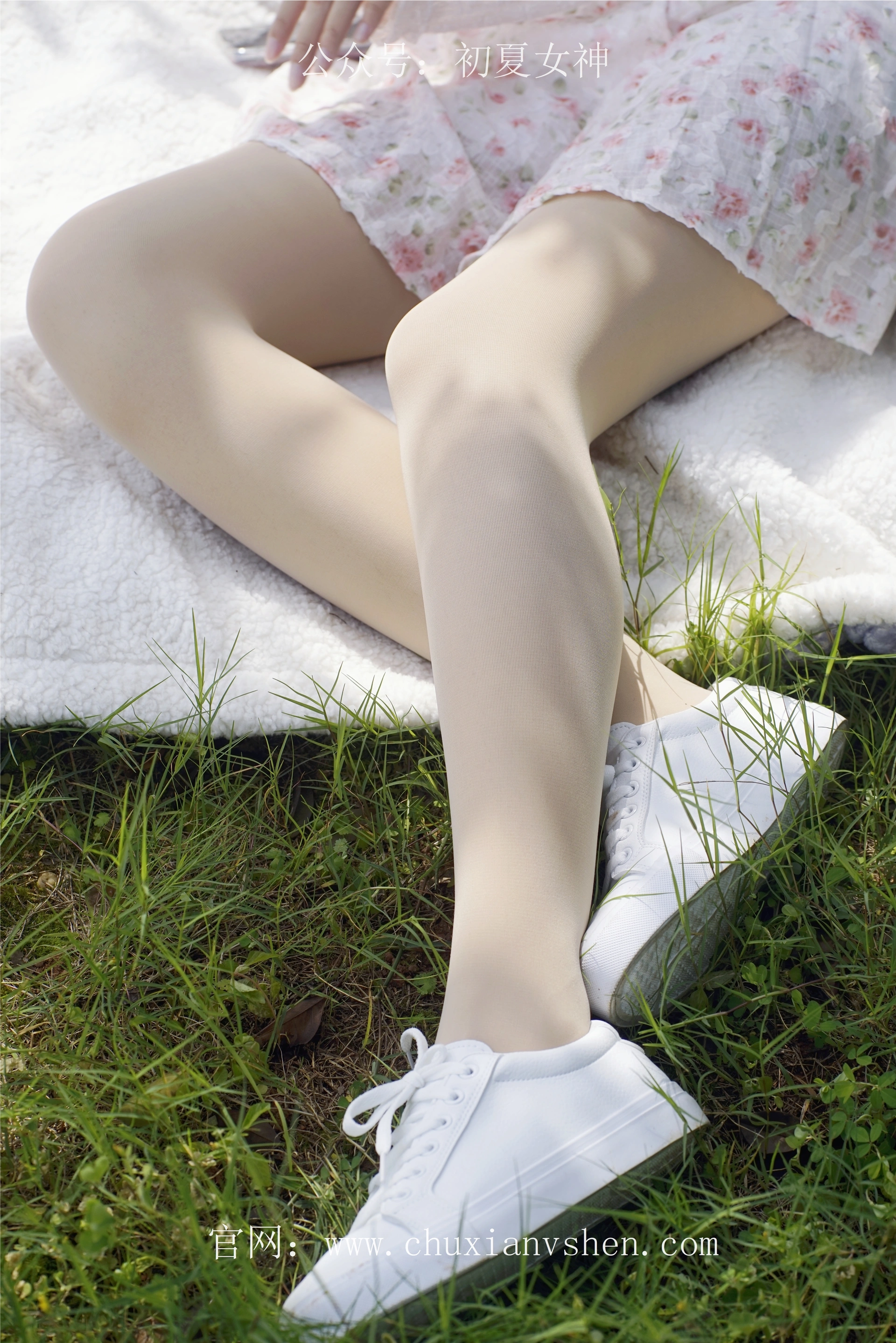 初夏女神 NO.070 依依 邻家女孩-风中少女[122P+1V／4.65GB]