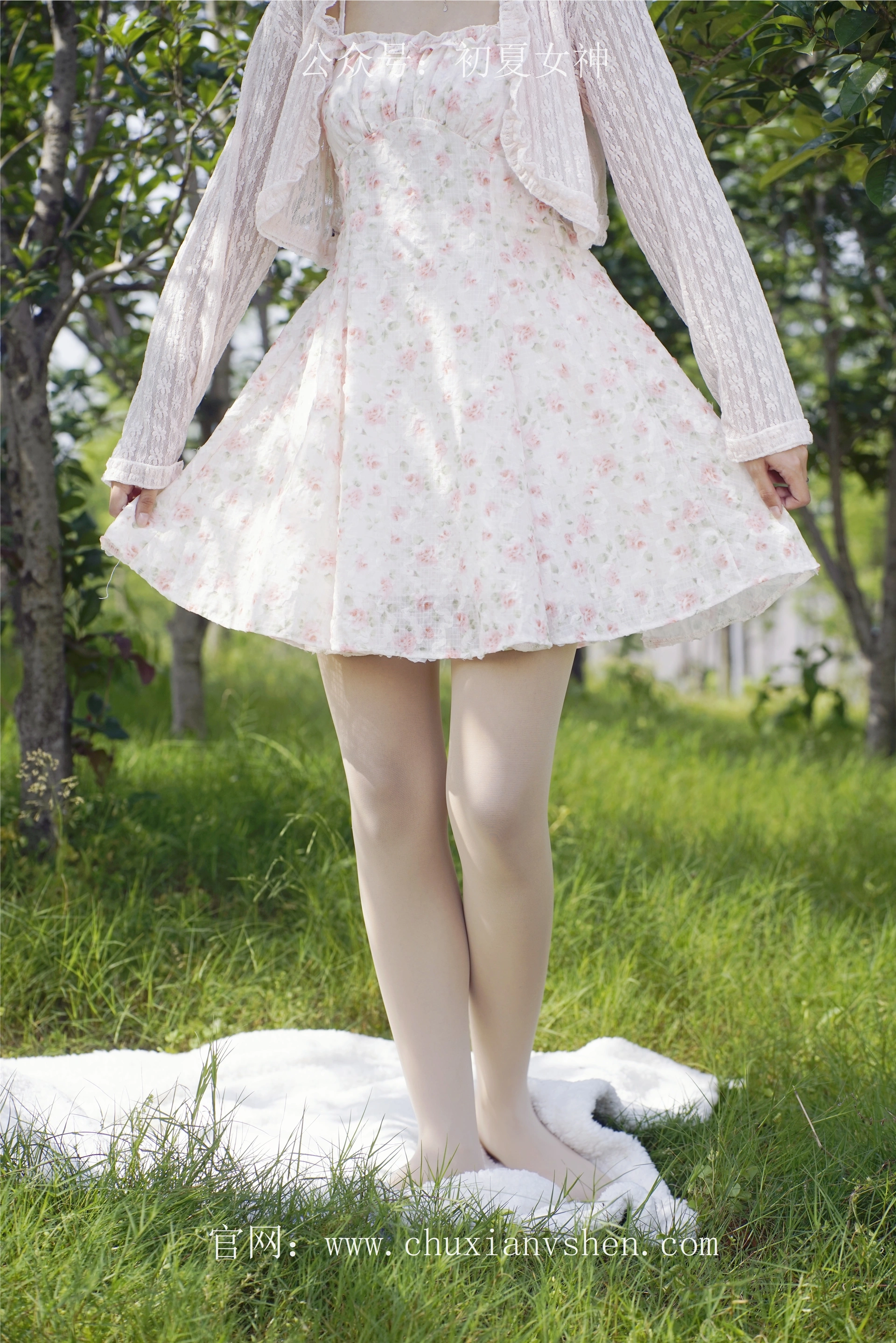 初夏女神 NO.070 依依 邻家女孩-风中少女[122P+1V／4.65GB]