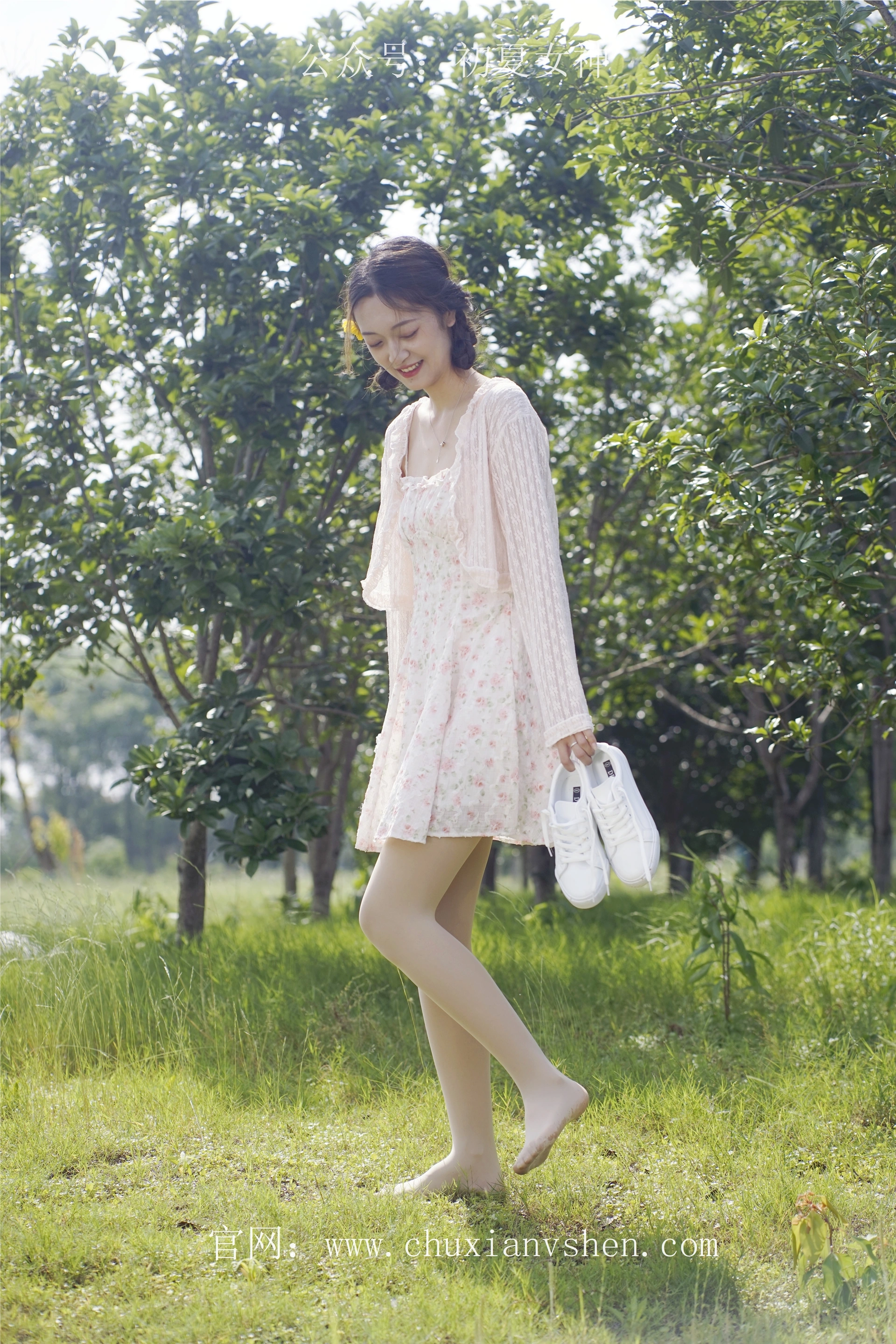 初夏女神 NO.070 依依 邻家女孩-风中少女[122P+1V／4.65GB]