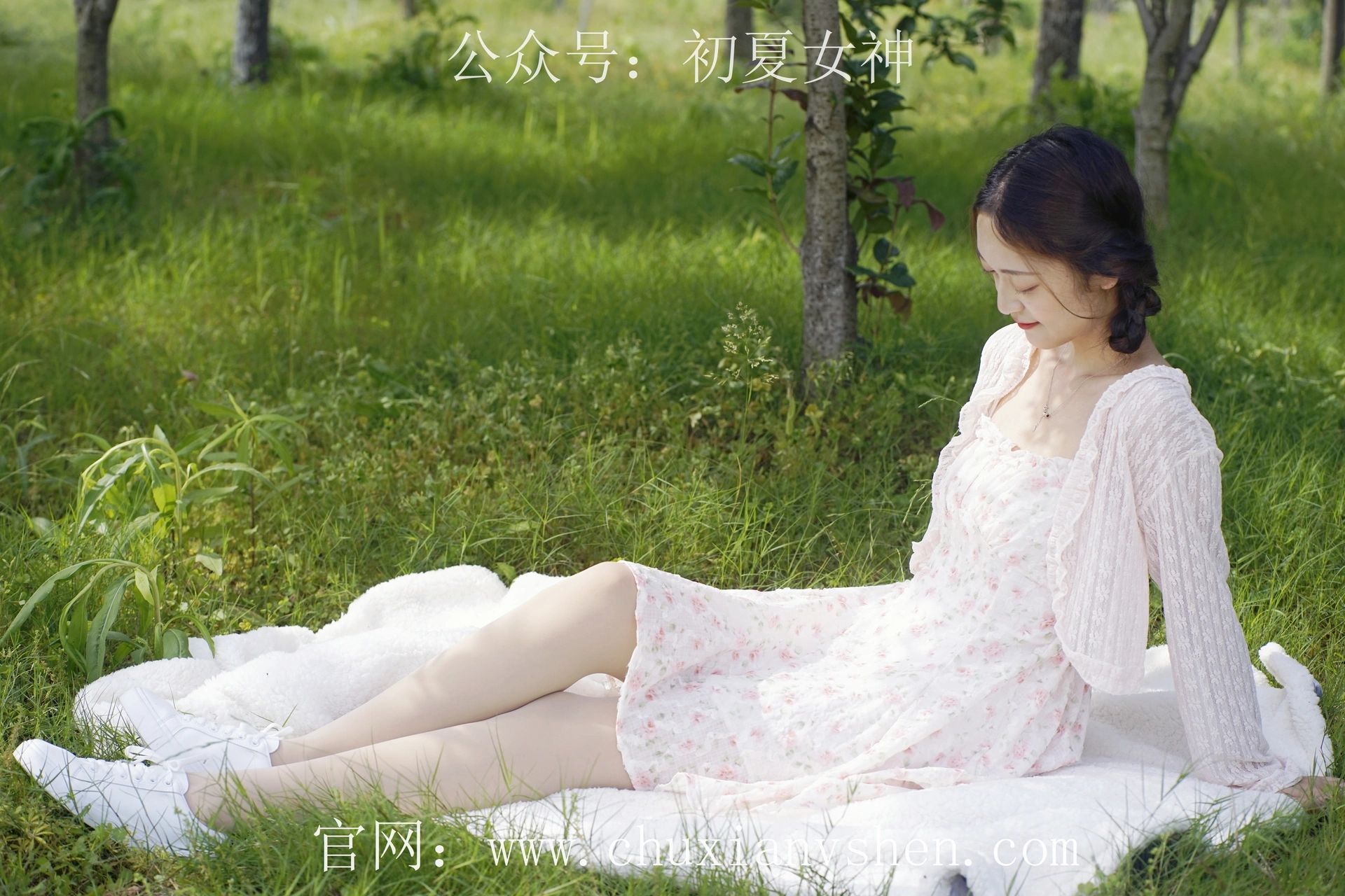 初夏女神 NO.070 依依 邻家女孩-风中少女[122P+1V／4.65GB]