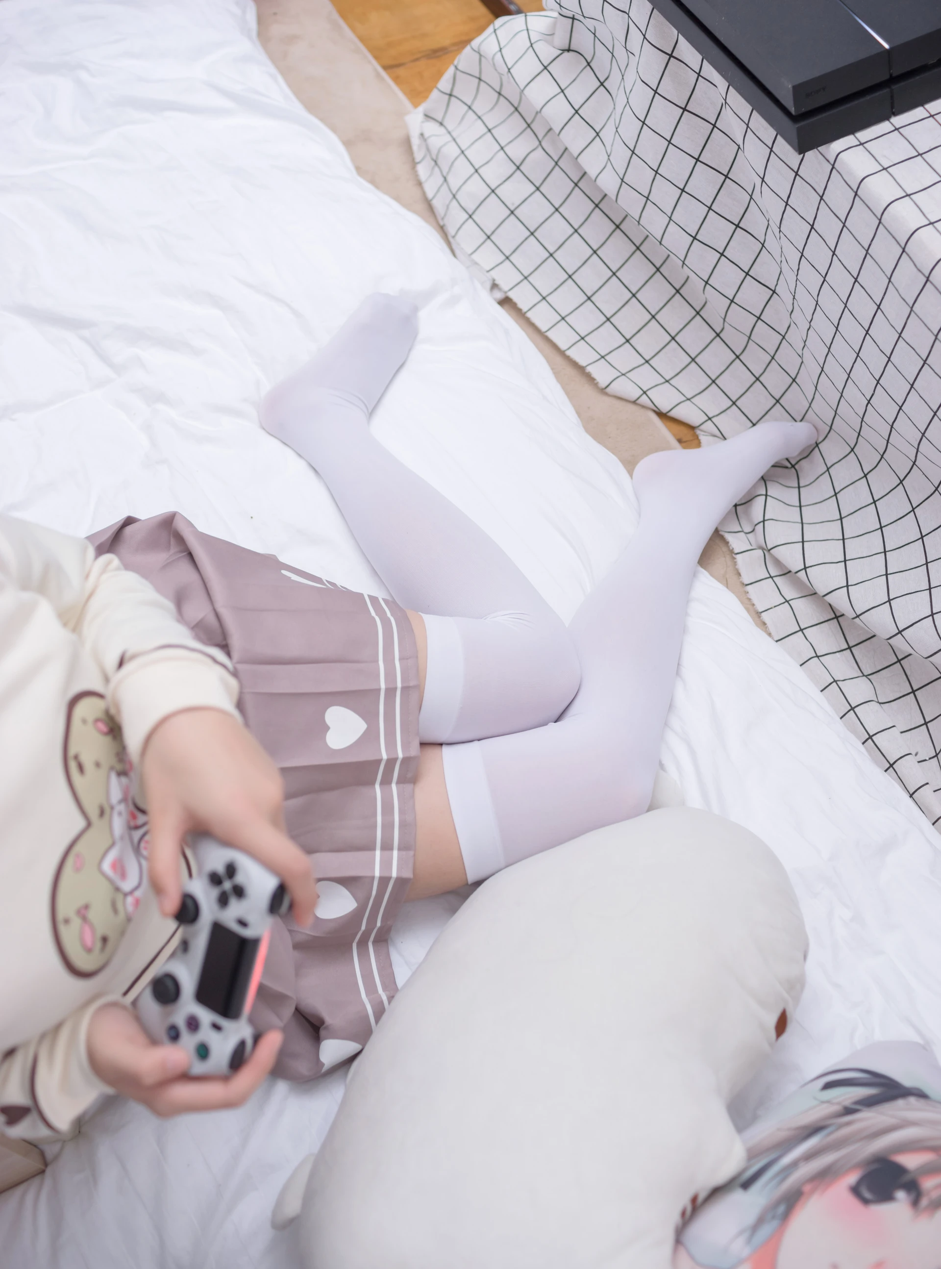 轻兰映画 VOL.011 [75P-343M]可爱, 白丝, 美腿, 美足, 轻兰映画