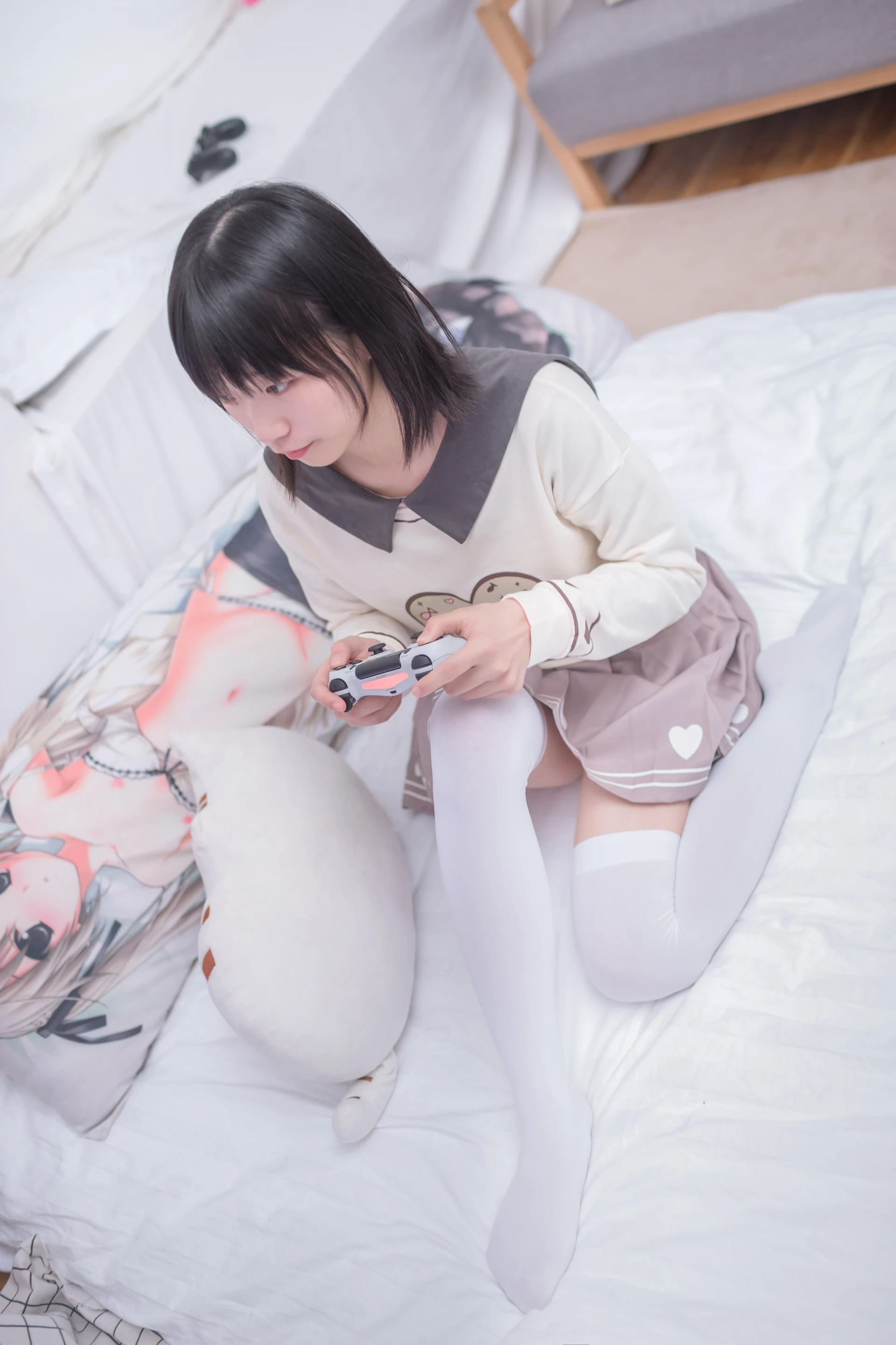 轻兰映画 VOL.011 [75P-343M]可爱, 白丝, 美腿, 美足, 轻兰映画