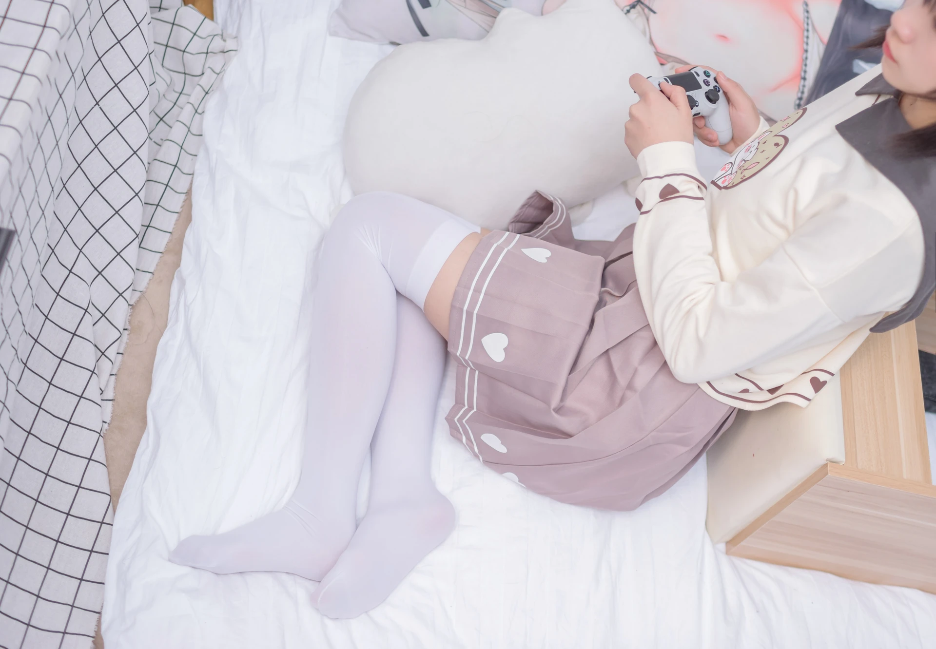 轻兰映画 VOL.011 [75P-343M]可爱, 白丝, 美腿, 美足, 轻兰映画