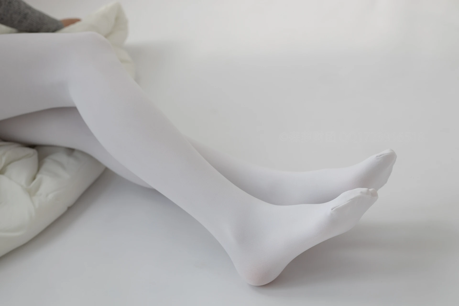 爱花写真 ALPHA-016 [141P-1.85G]可爱, 森萝财团, 爱花写真, 白丝, 美腿