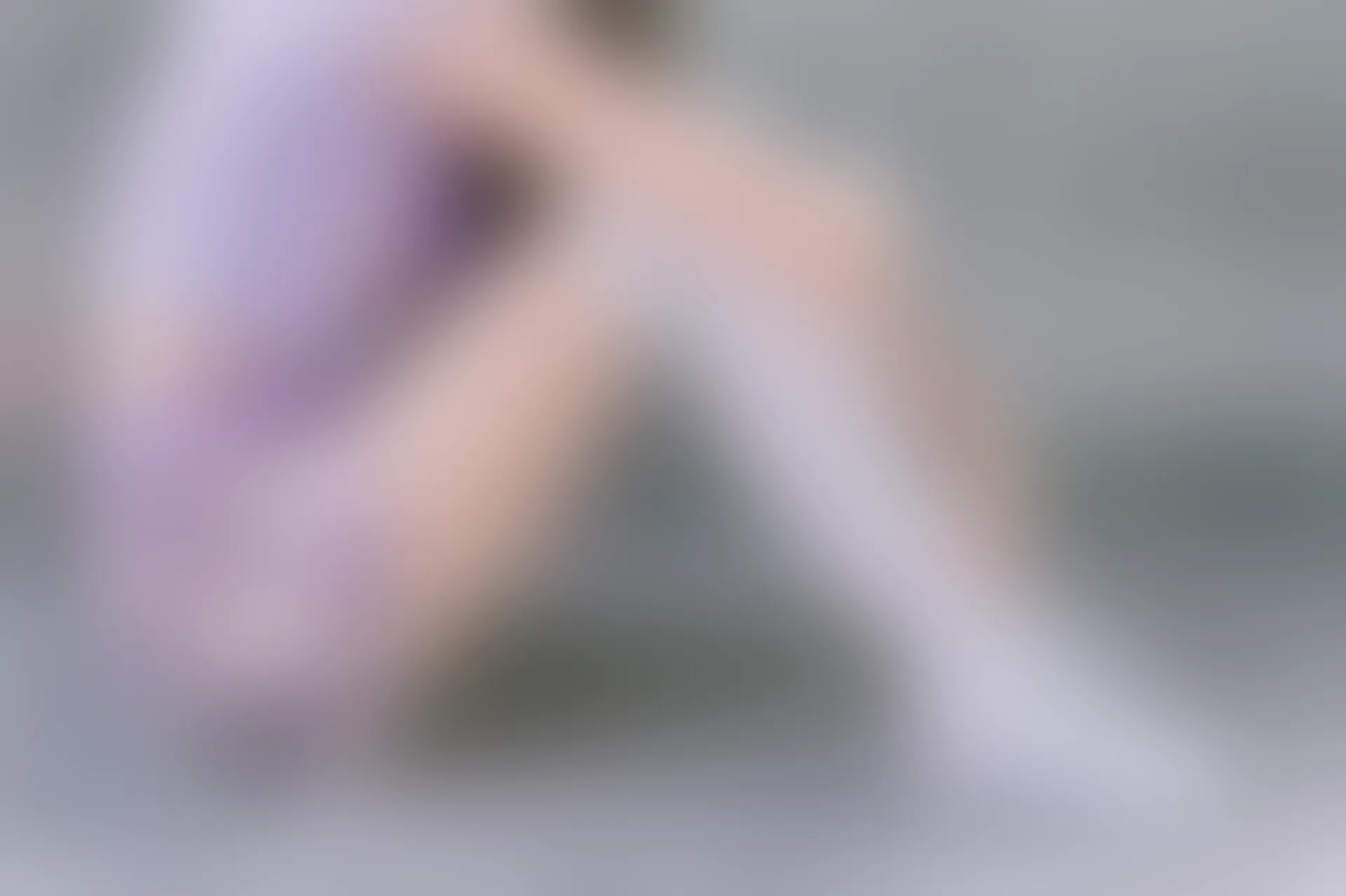 C18.008 紫红色格裙 [40P-39MB]