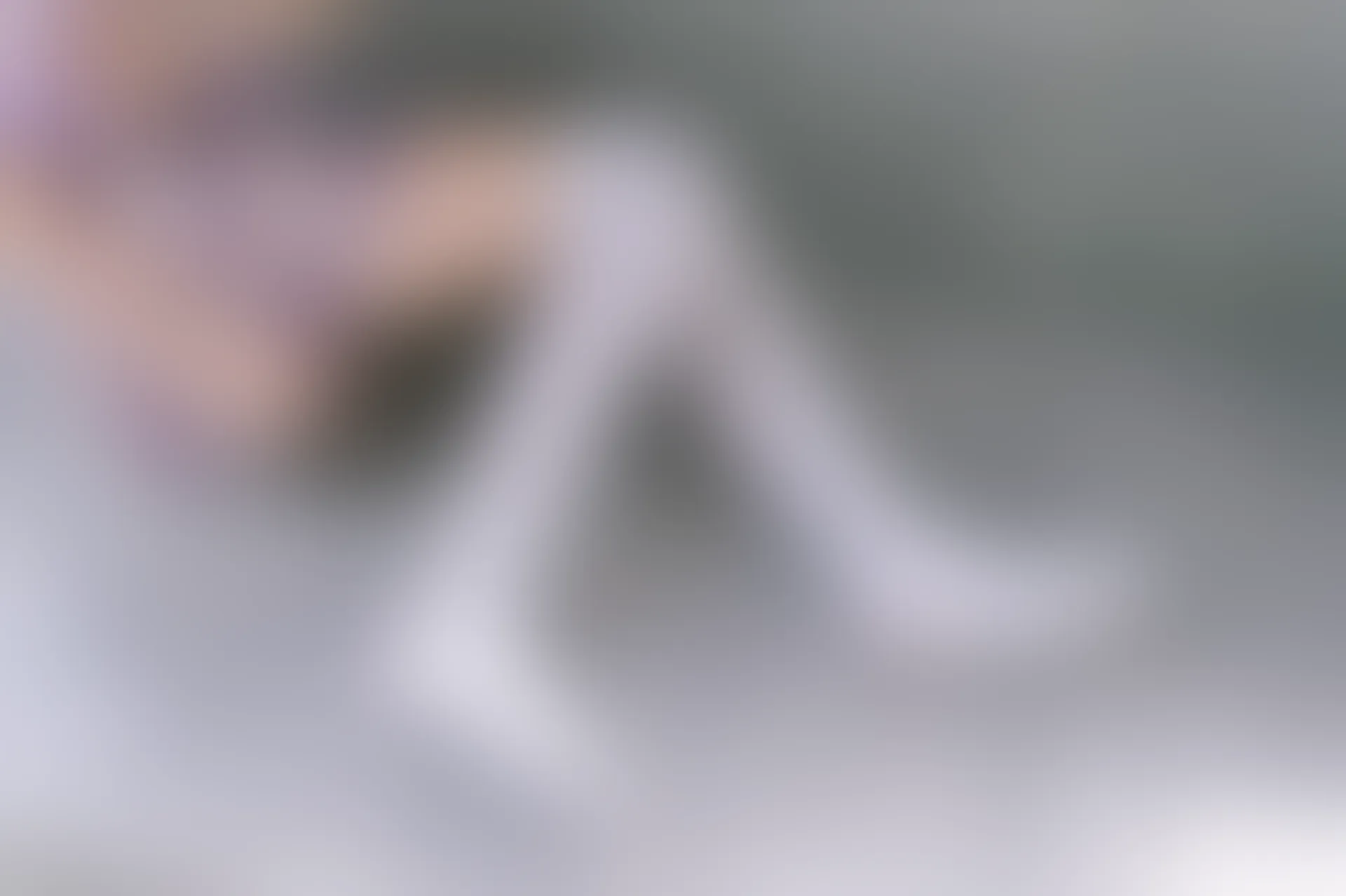 C18.008 紫红色格裙 [40P-39MB]