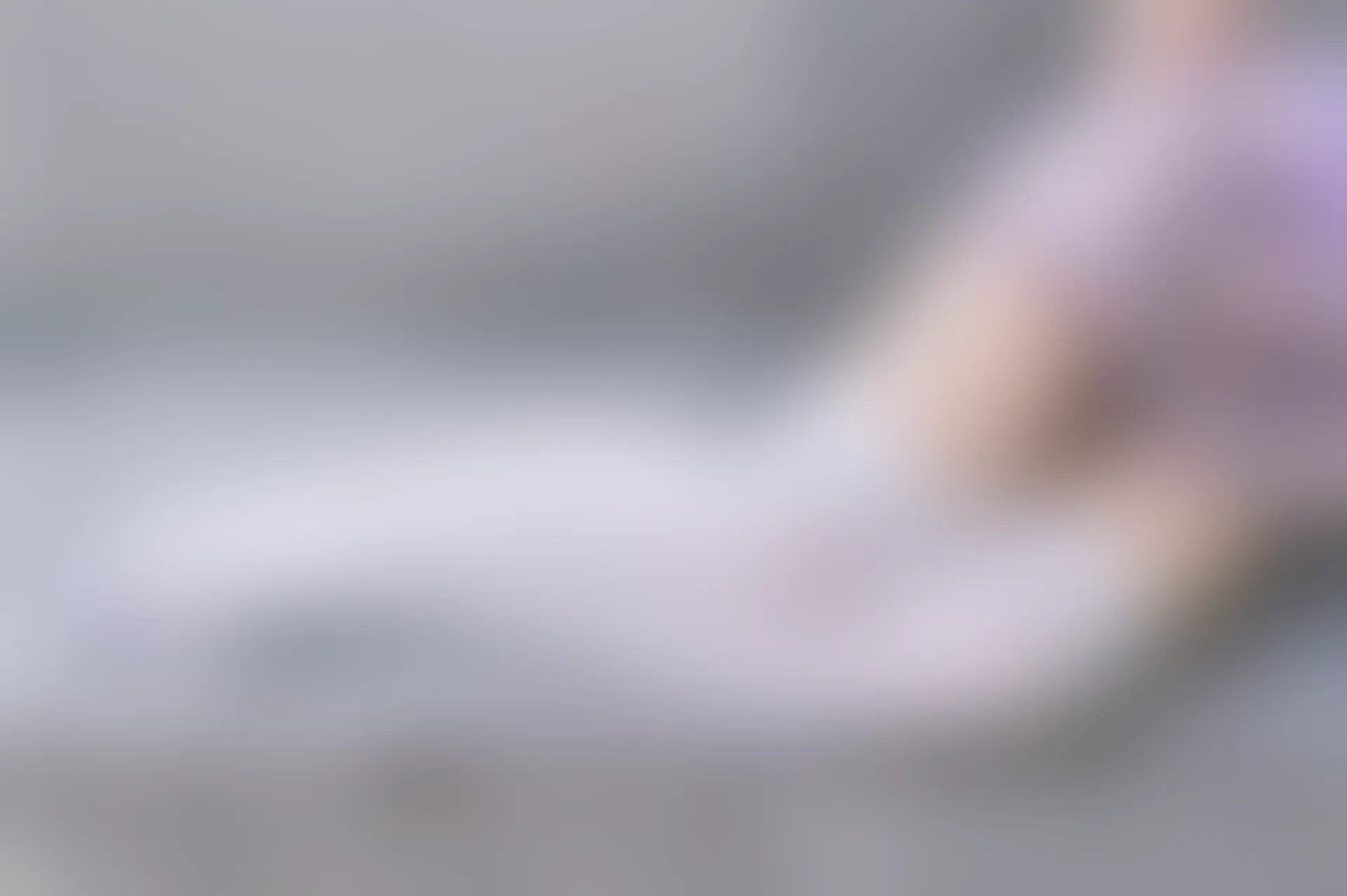 C18.008 紫红色格裙 [40P-39MB]