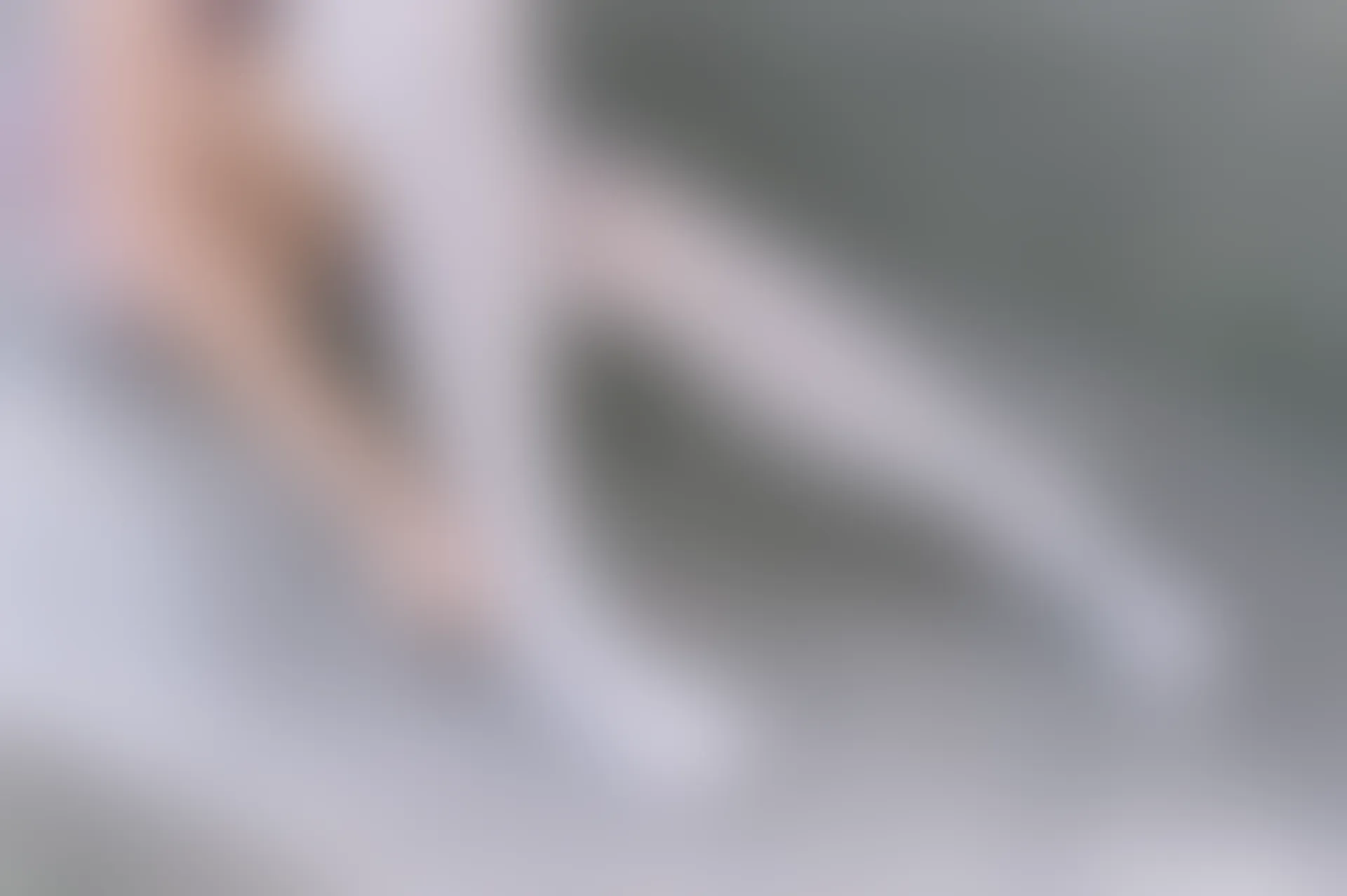C18.008 紫红色格裙 [40P-39MB]