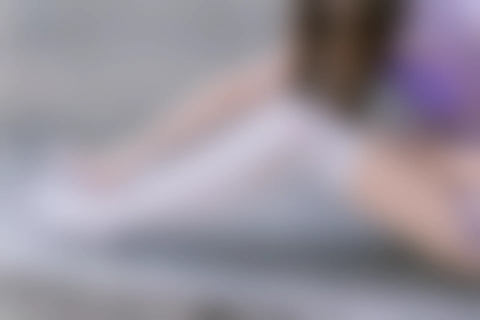 C18.008 紫红色格裙 [40P-39MB]