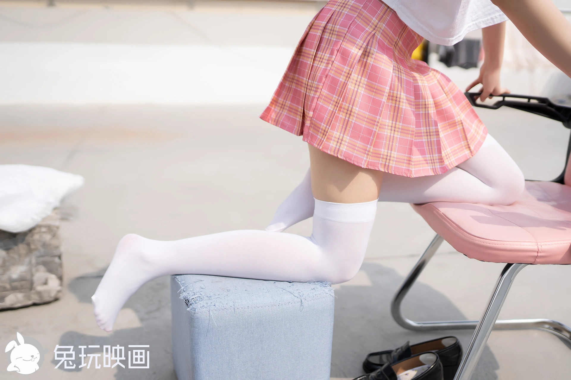 D56.007 兔玩映画 天台晒太阳 [40P-80MB]