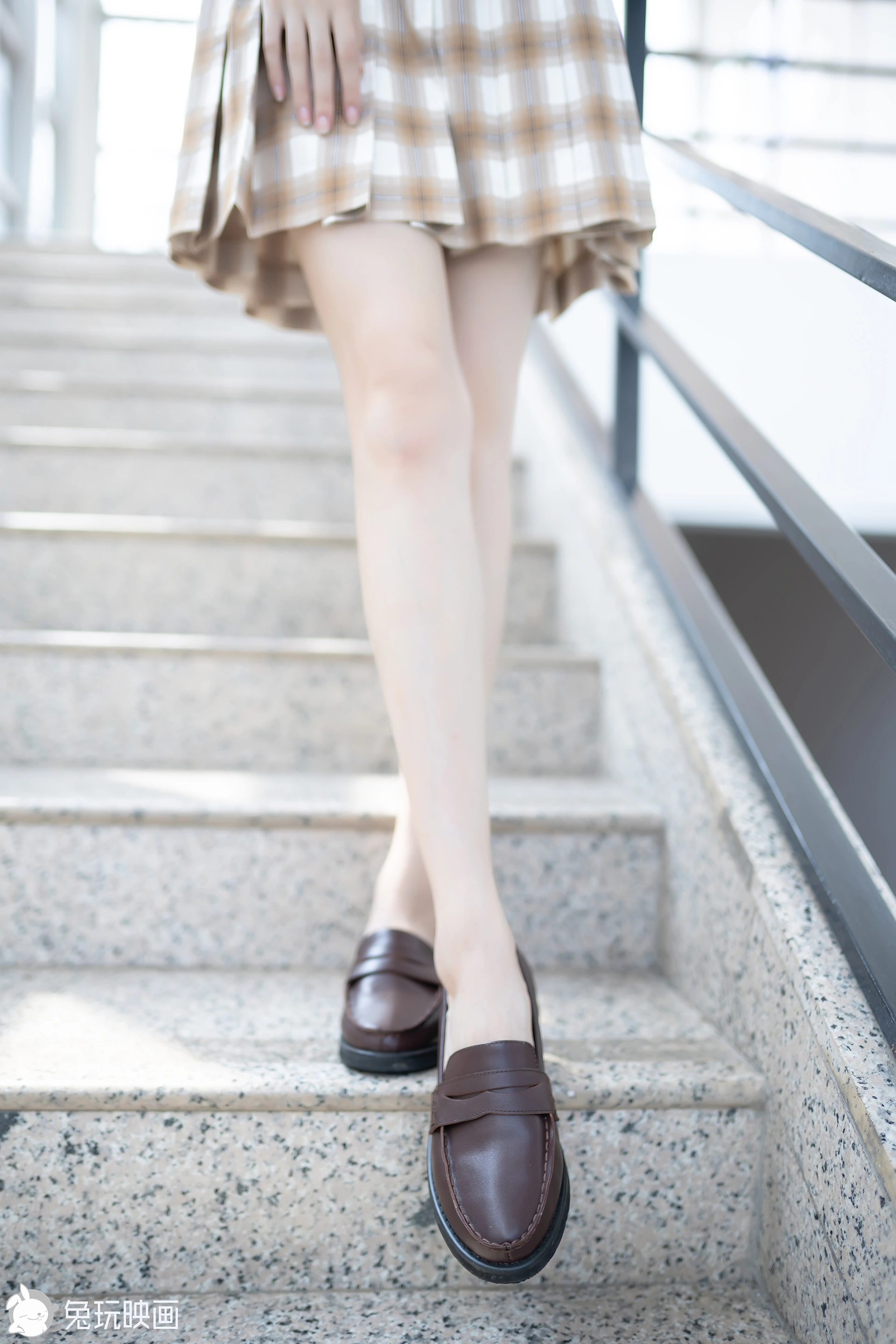 C17.001 超级细的小细腿 [38P-95MB]