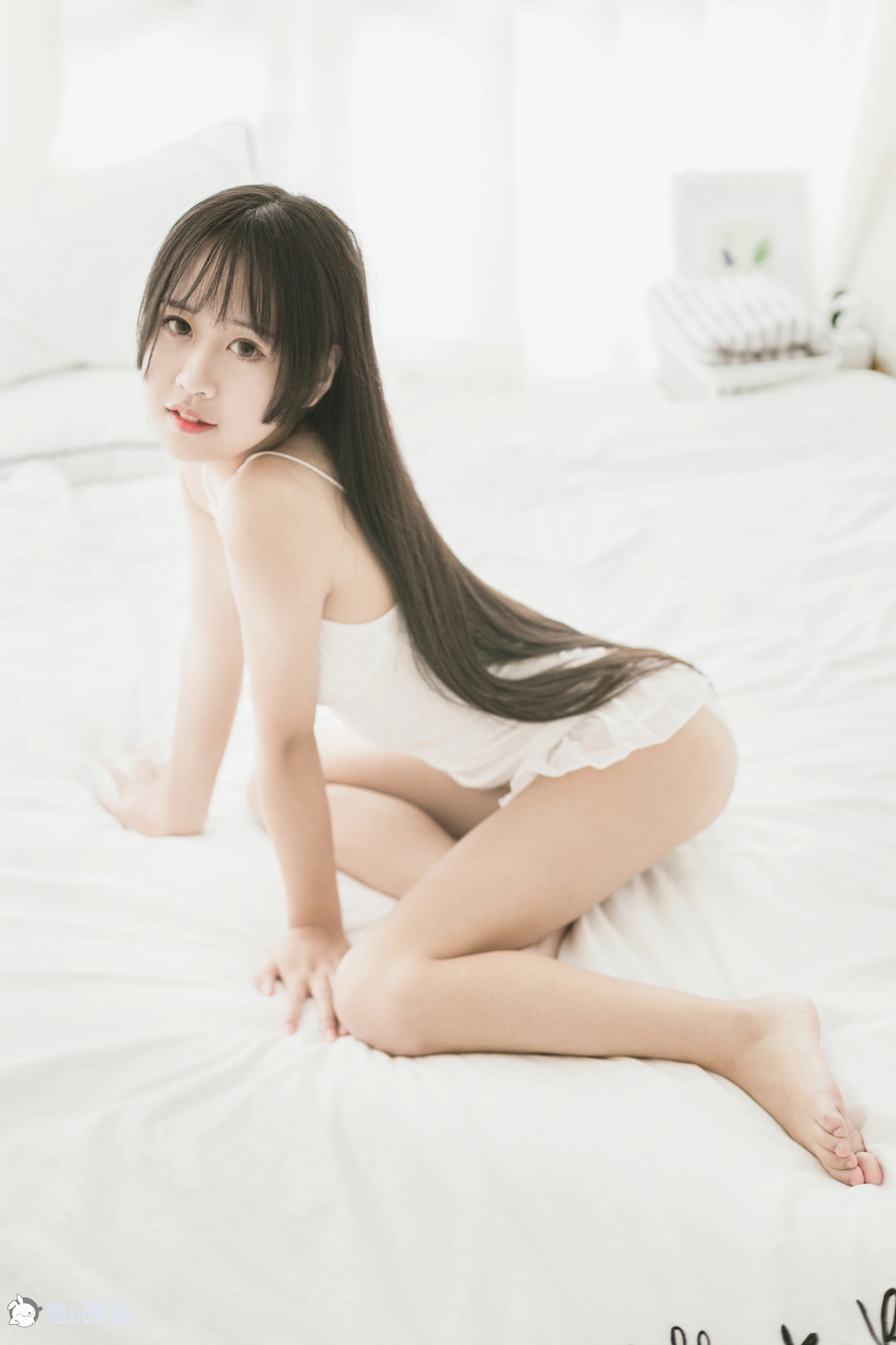 VOL.010 小吊带 [34P-205MB]