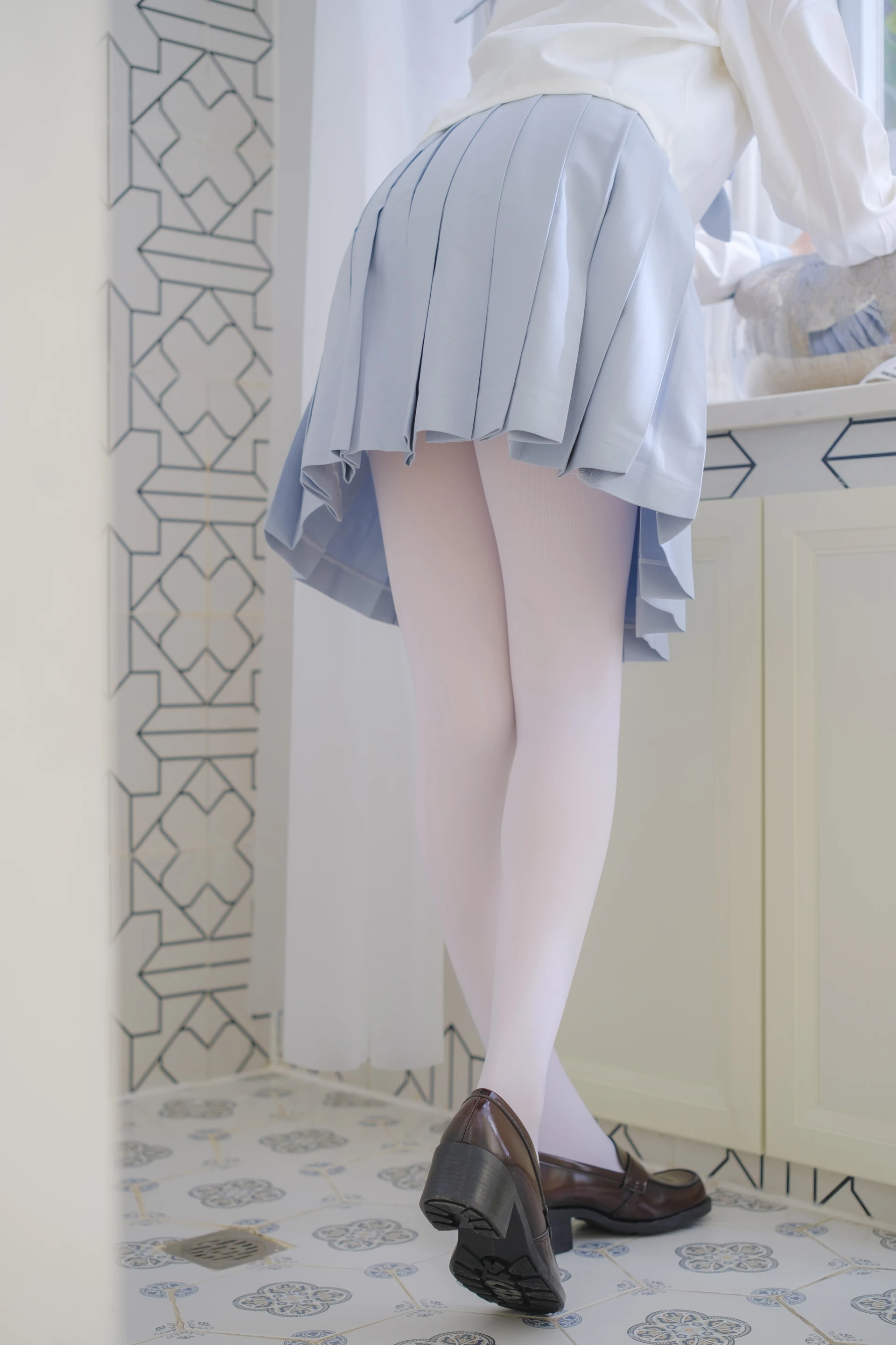 森萝财团 内部VIP系列 微风-04 白丝蓝白JK制服 [102P1V-3.3G]