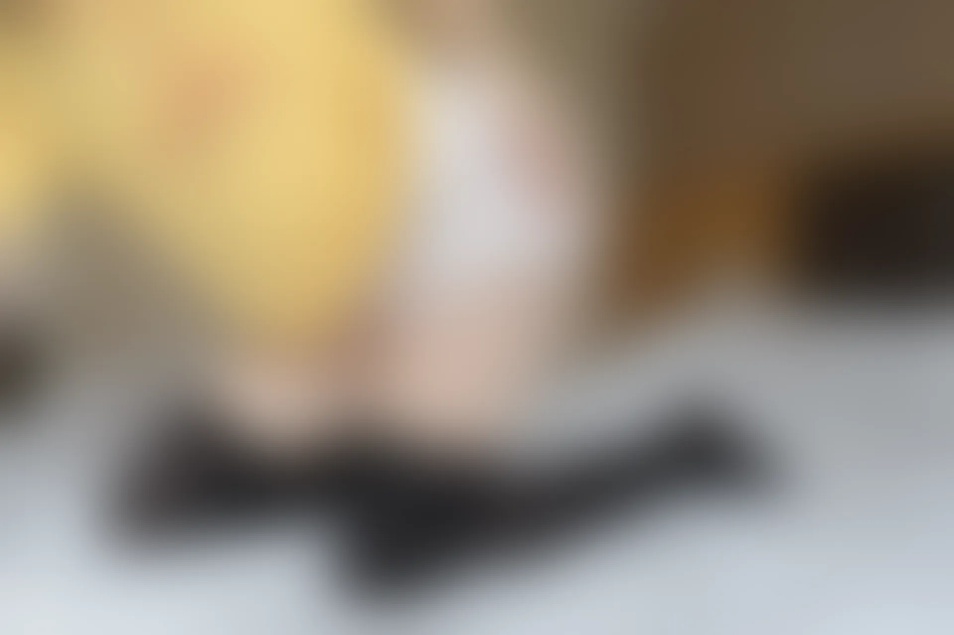 C48.004 黄色T恤衫 [40P-72MB]