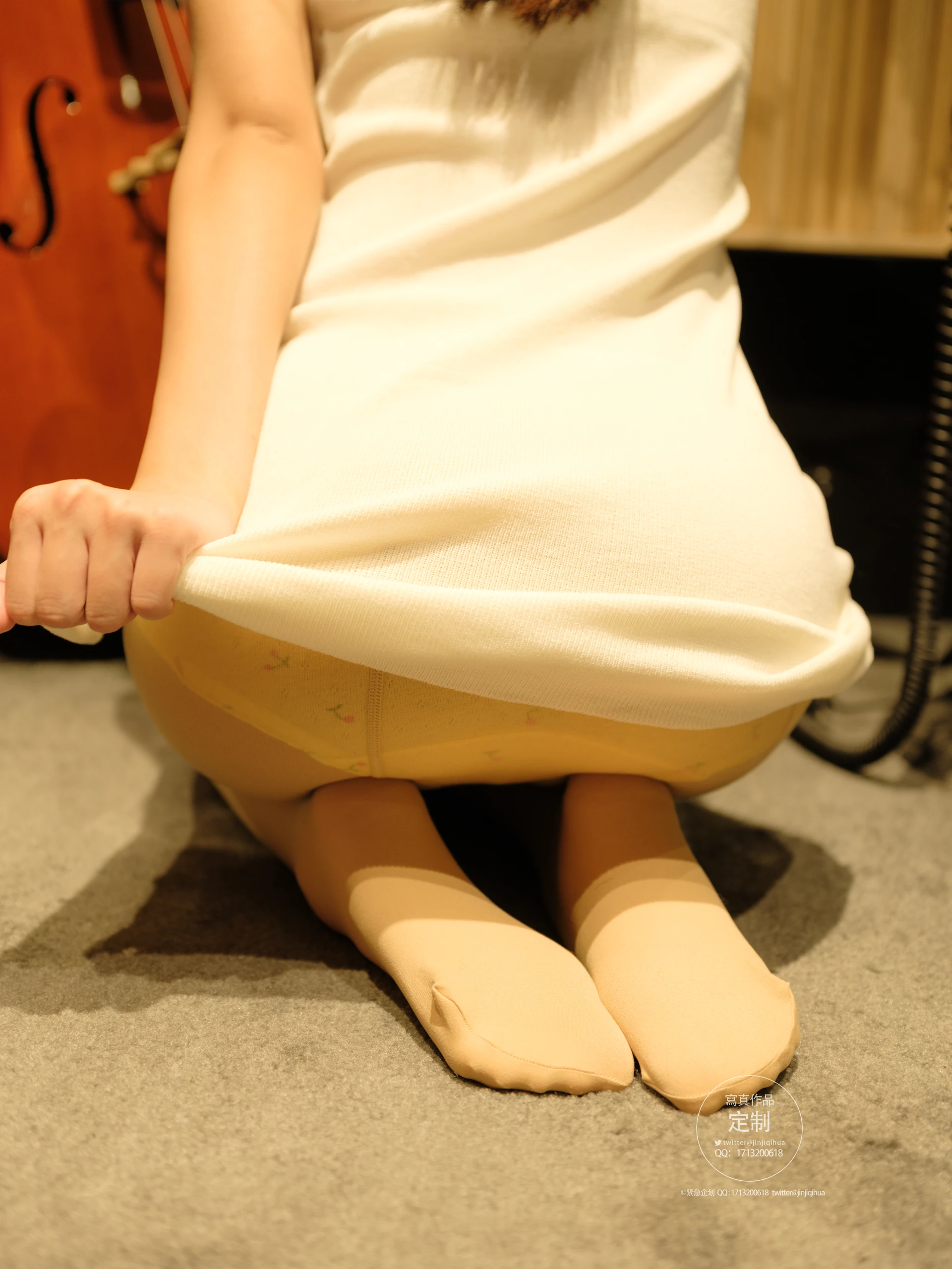 紧急企划 VOL.021 [74P1V-4.6GB] 一只喵喵梓 肉丝双马尾一只喵喵梓, 双马尾, 紧急企划, 美腿, 美足, 肉丝