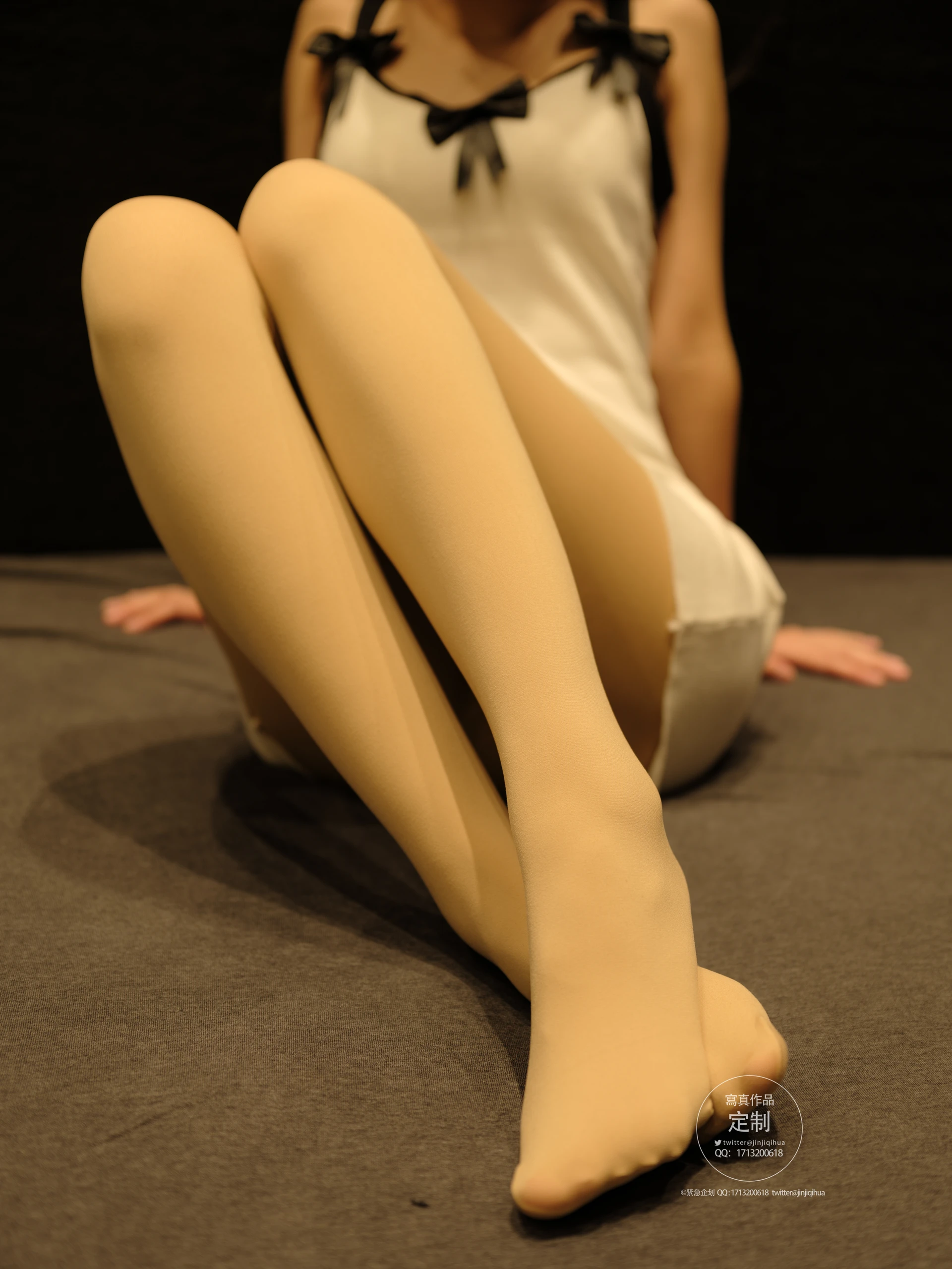 紧急企划 VOL.021 [74P1V-4.6GB] 一只喵喵梓 肉丝双马尾一只喵喵梓, 双马尾, 紧急企划, 美腿, 美足, 肉丝