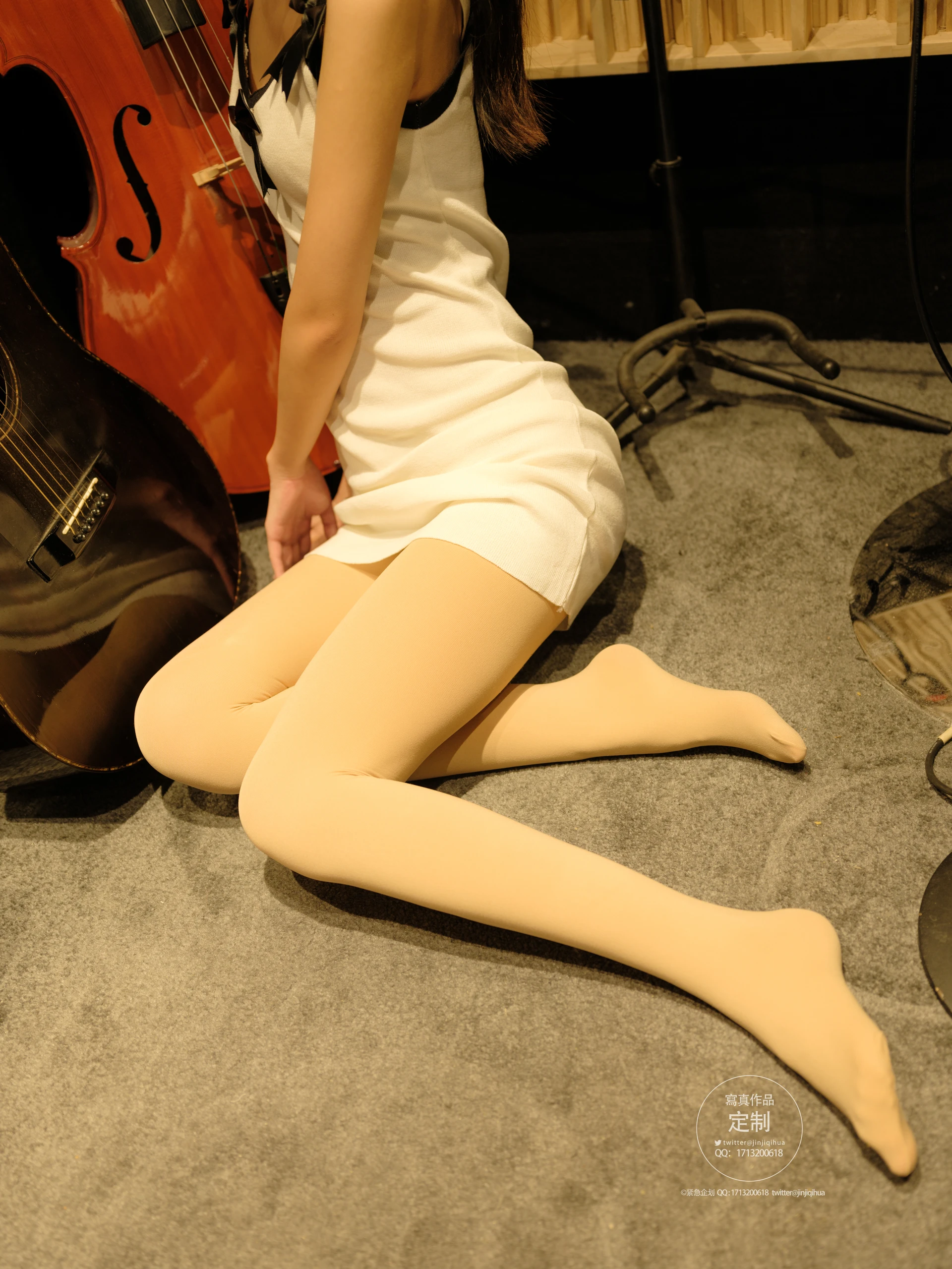 紧急企划 VOL.021 [74P1V-4.6GB] 一只喵喵梓 肉丝双马尾一只喵喵梓, 双马尾, 紧急企划, 美腿, 美足, 肉丝